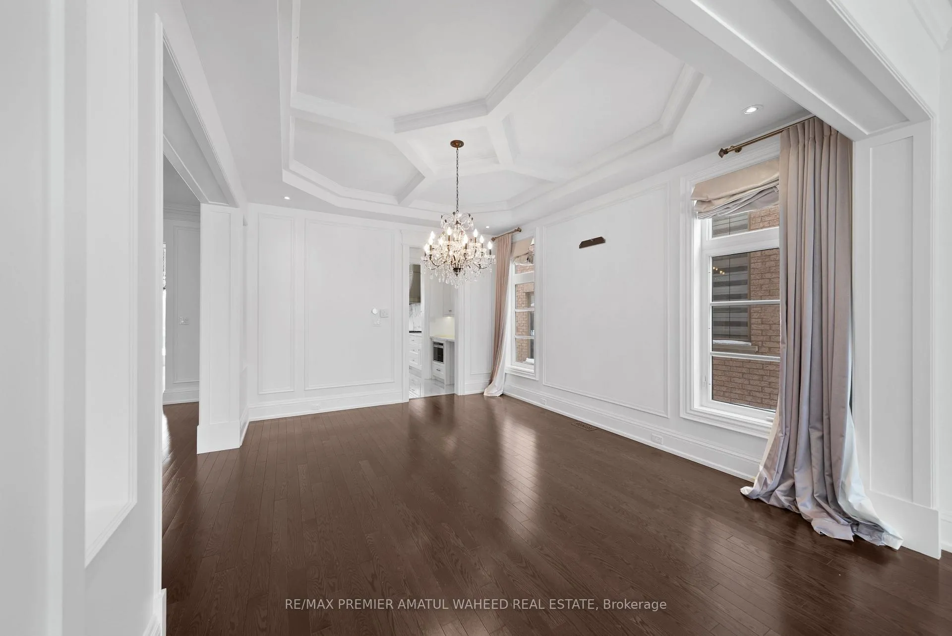 Photo 10 of 88 Silver Sterling Crescent, Vaughan, Vellore Village — HOMEH