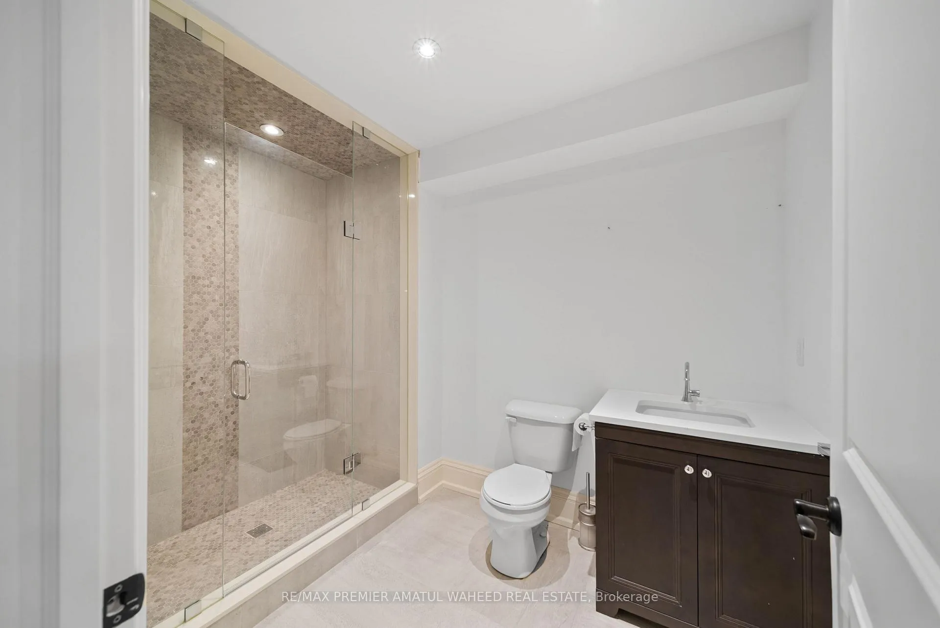 Photo 25 of 88 Silver Sterling Crescent, Vaughan, Vellore Village — HOMEH