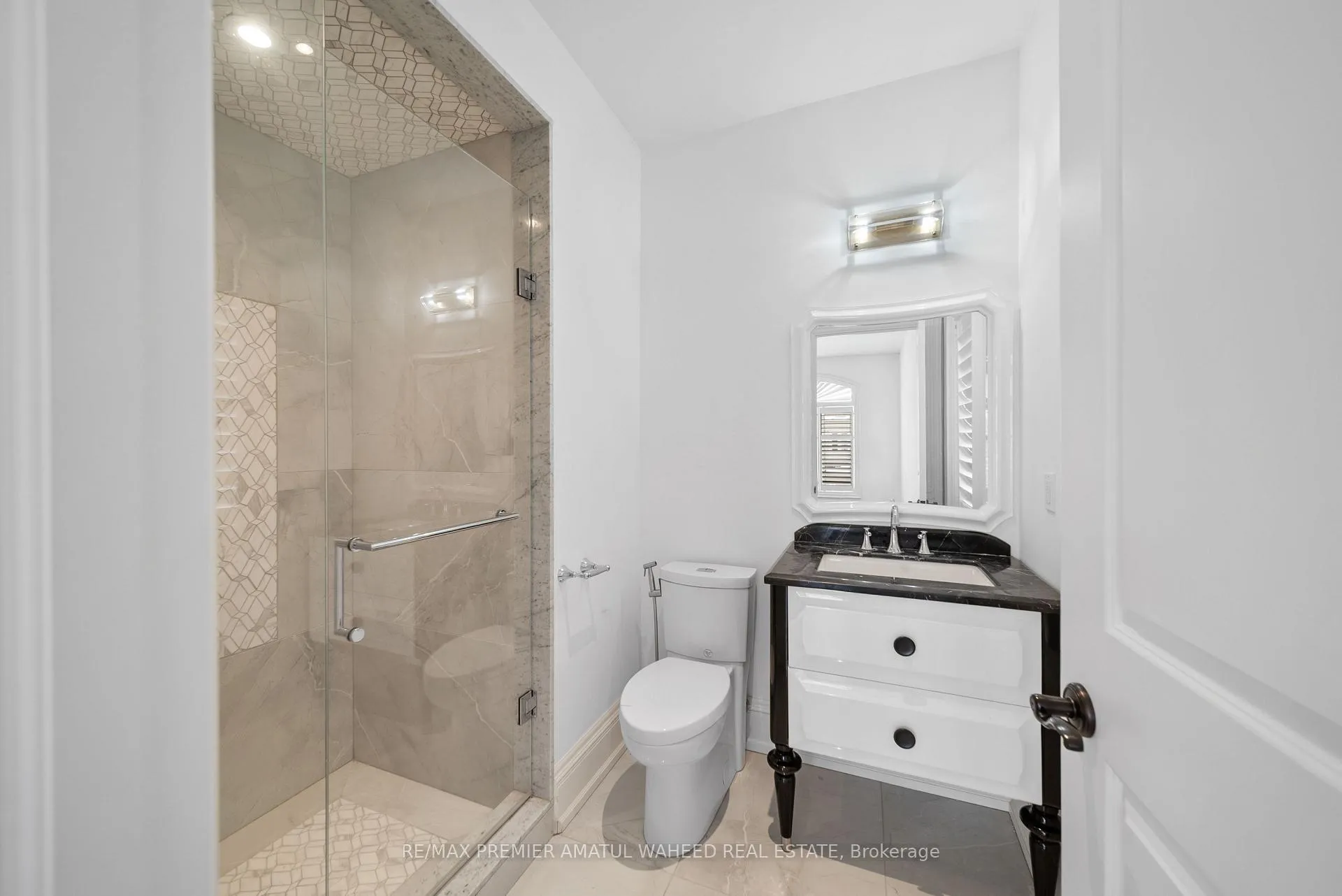 Photo 38 of 88 Silver Sterling Crescent, Vaughan, Vellore Village — HOMEH