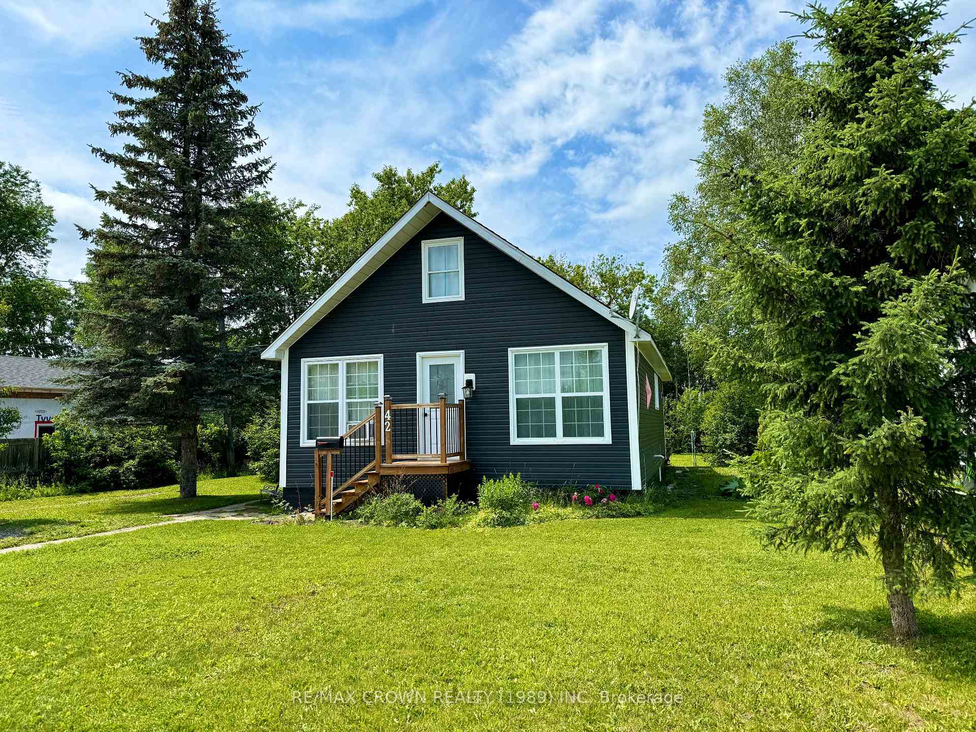 Photo 49 of 42 King Street, Kapuskasing — HOMEH