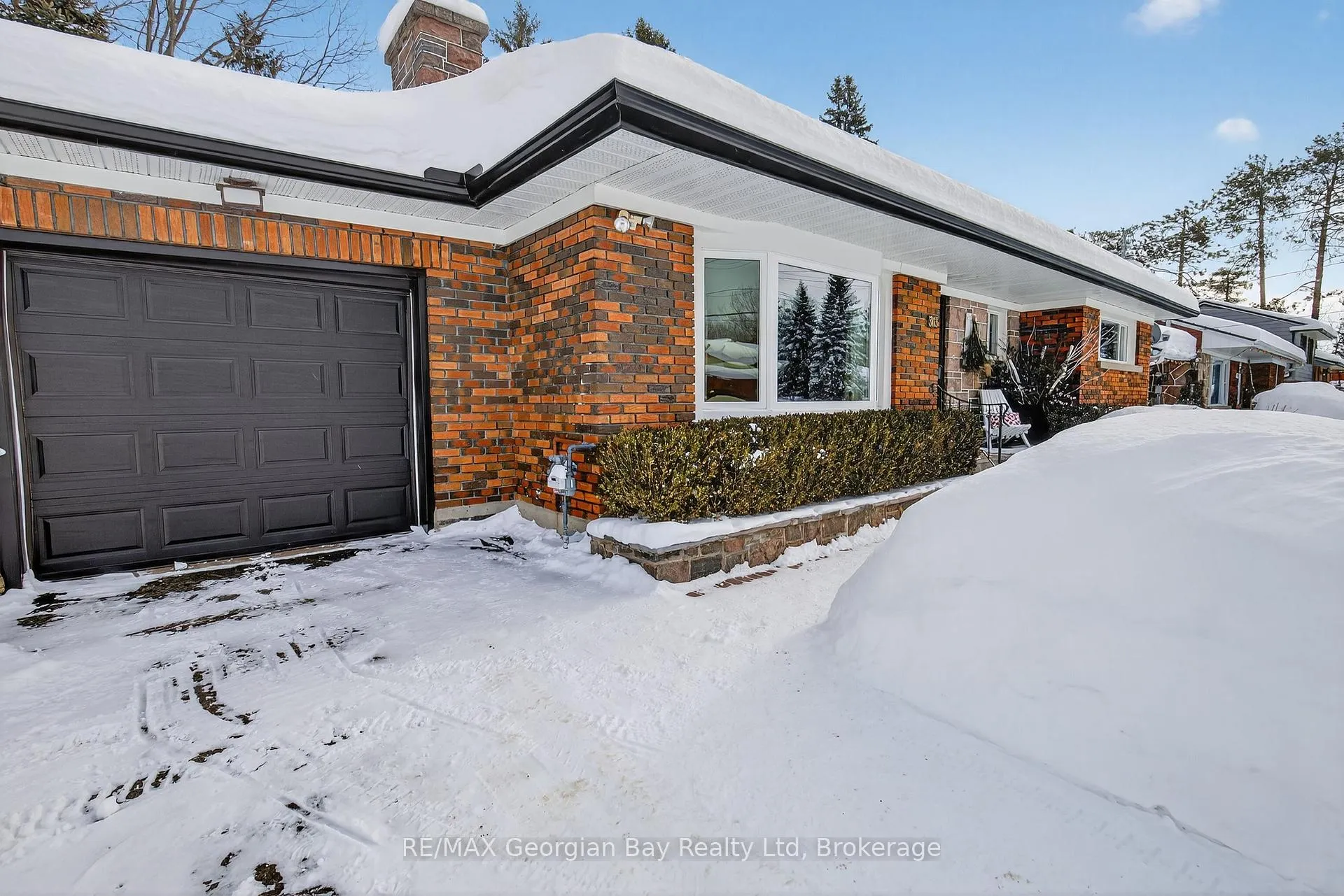 Photo 2 of 303 Seventh Street E, Midland — HOMEH