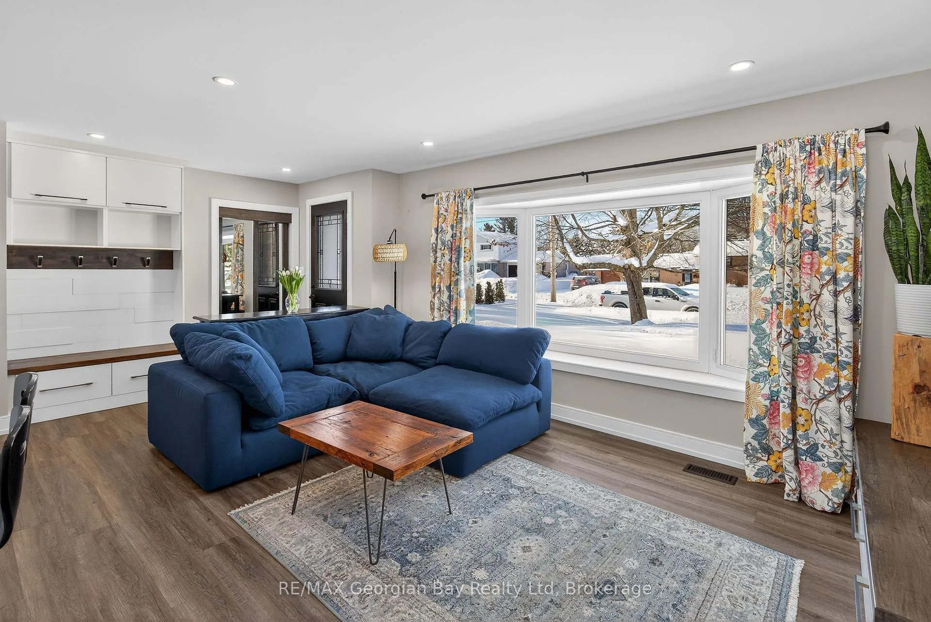 Photo 6 of 303 Seventh Street E, Midland — HOMEH