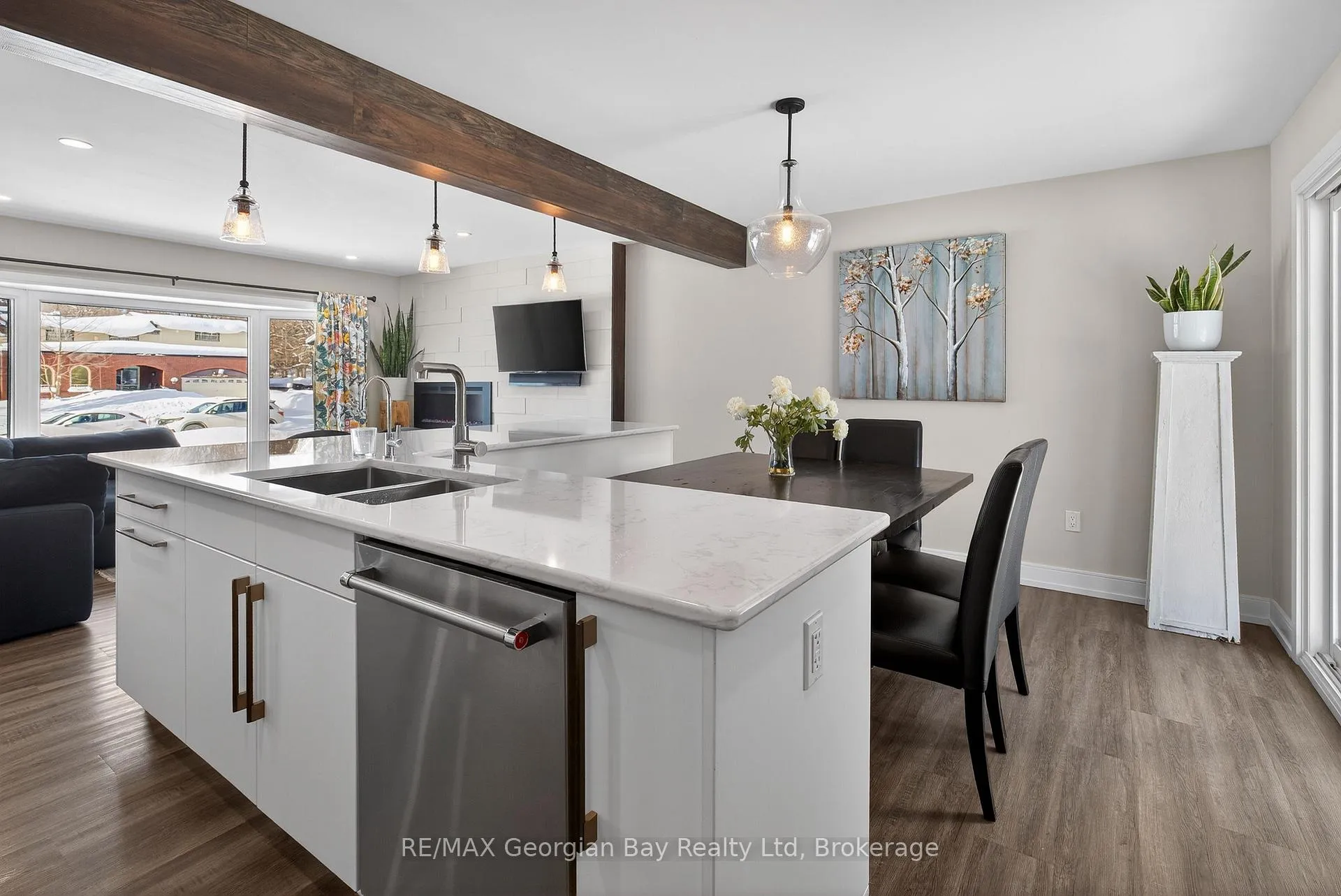 Photo 11 of 303 Seventh Street E, Midland — HOMEH