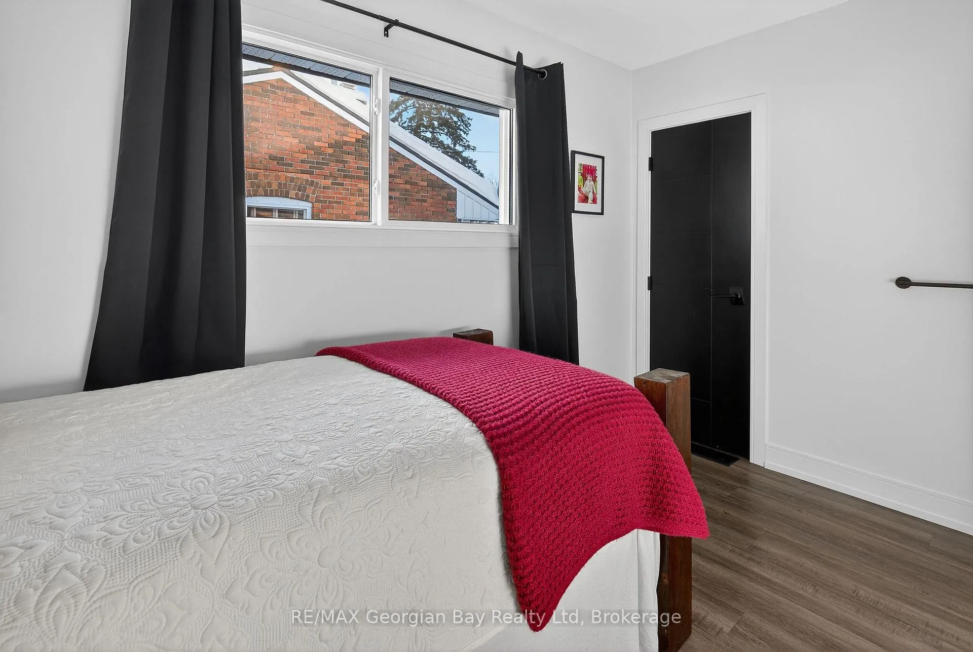 Photo 16 of 303 Seventh Street E, Midland — HOMEH
