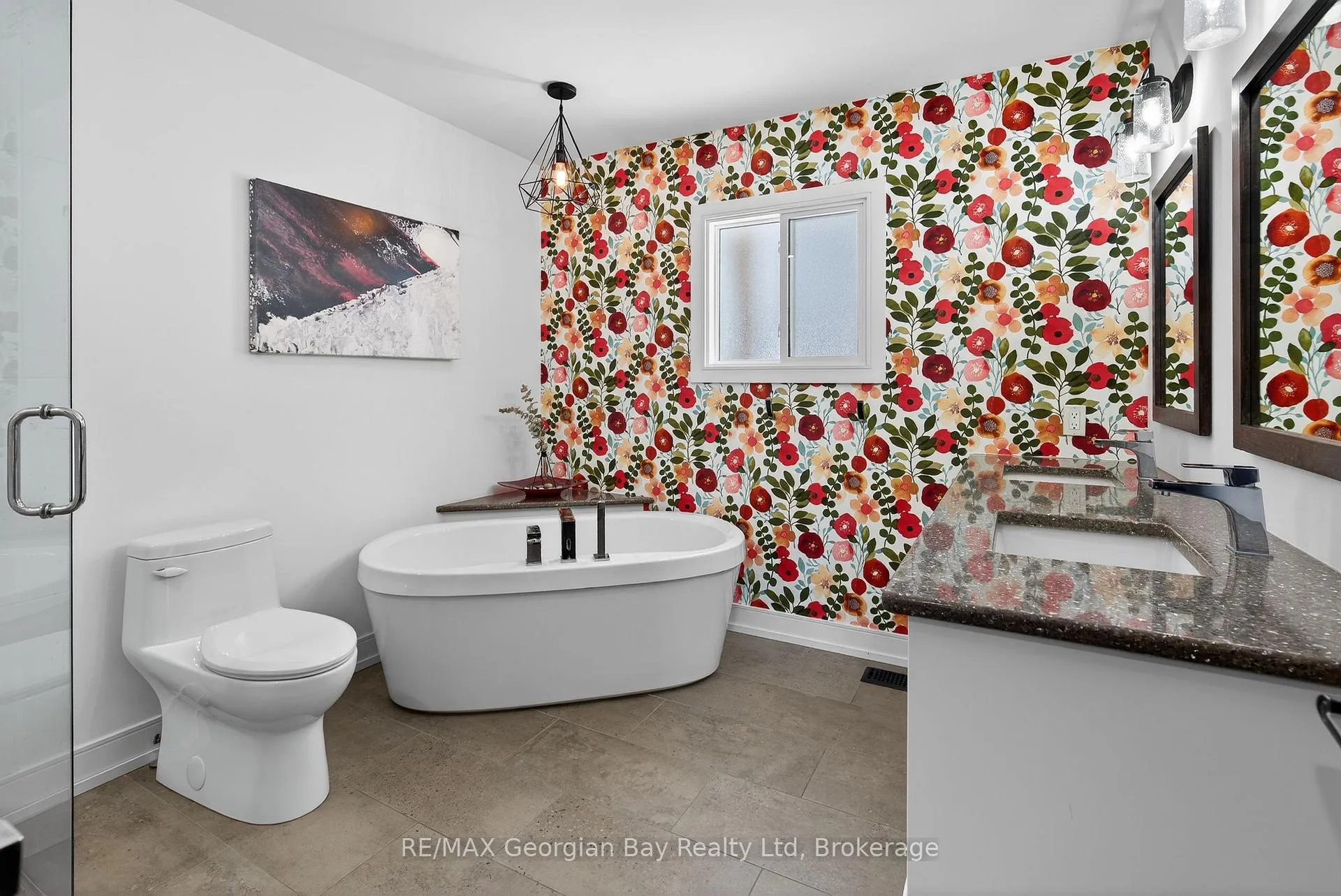 Photo 17 of 303 Seventh Street E, Midland — HOMEH