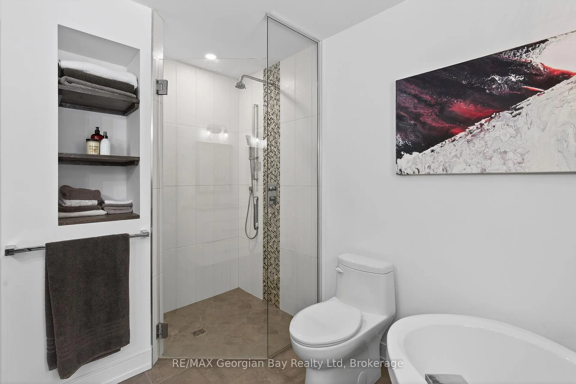 Photo 19 of 303 Seventh Street E, Midland — HOMEH