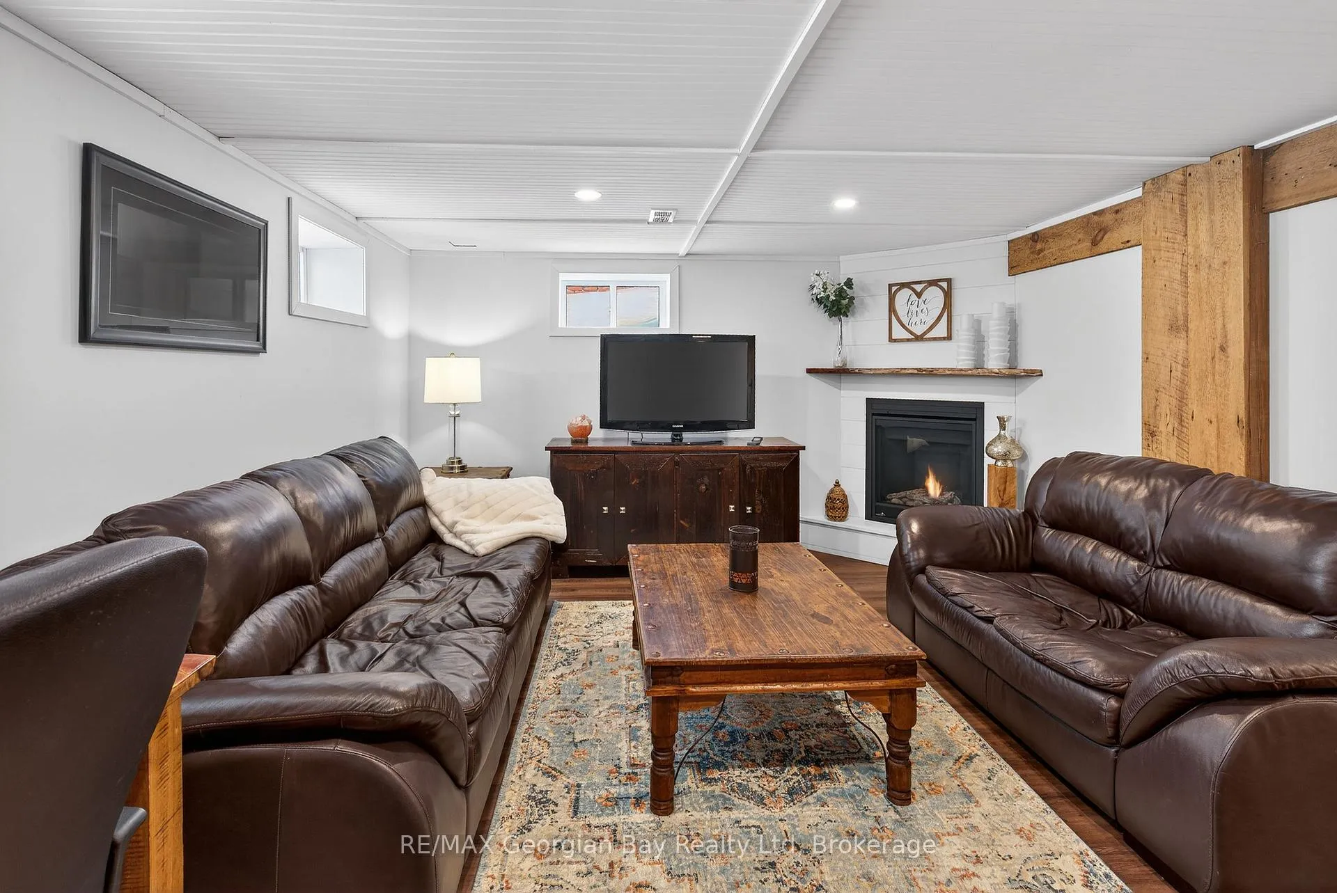 Photo 24 of 303 Seventh Street E, Midland — HOMEH