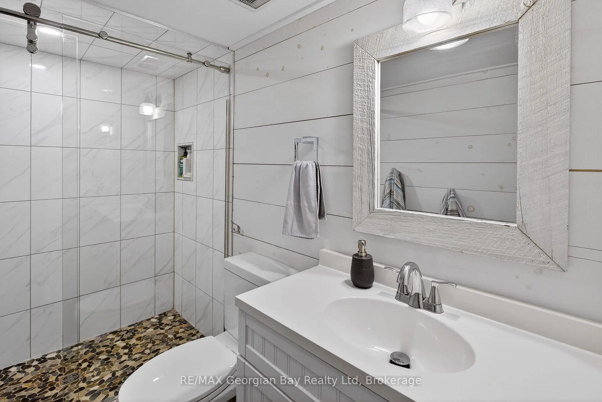 Photo 28 of 303 Seventh Street E, Midland — HOMEH