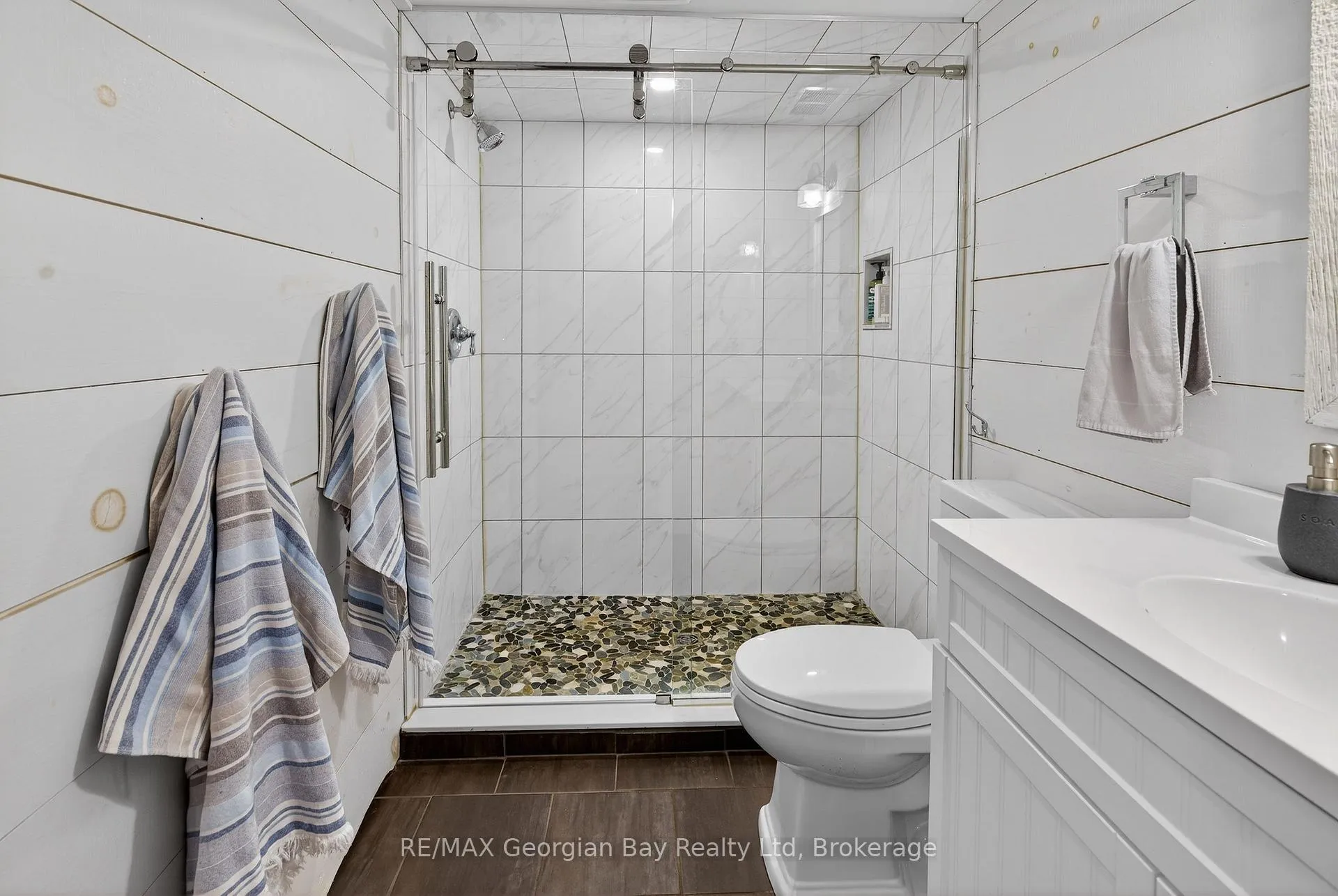 Photo 29 of 303 Seventh Street E, Midland — HOMEH