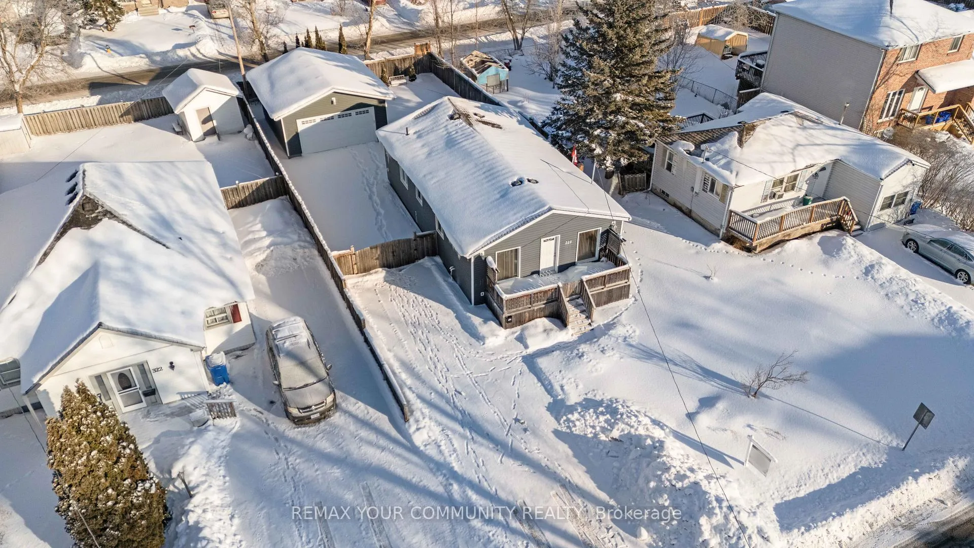 Photo 2 of 320 Pasadena Drive, Georgina, Keswick South — HOMEH