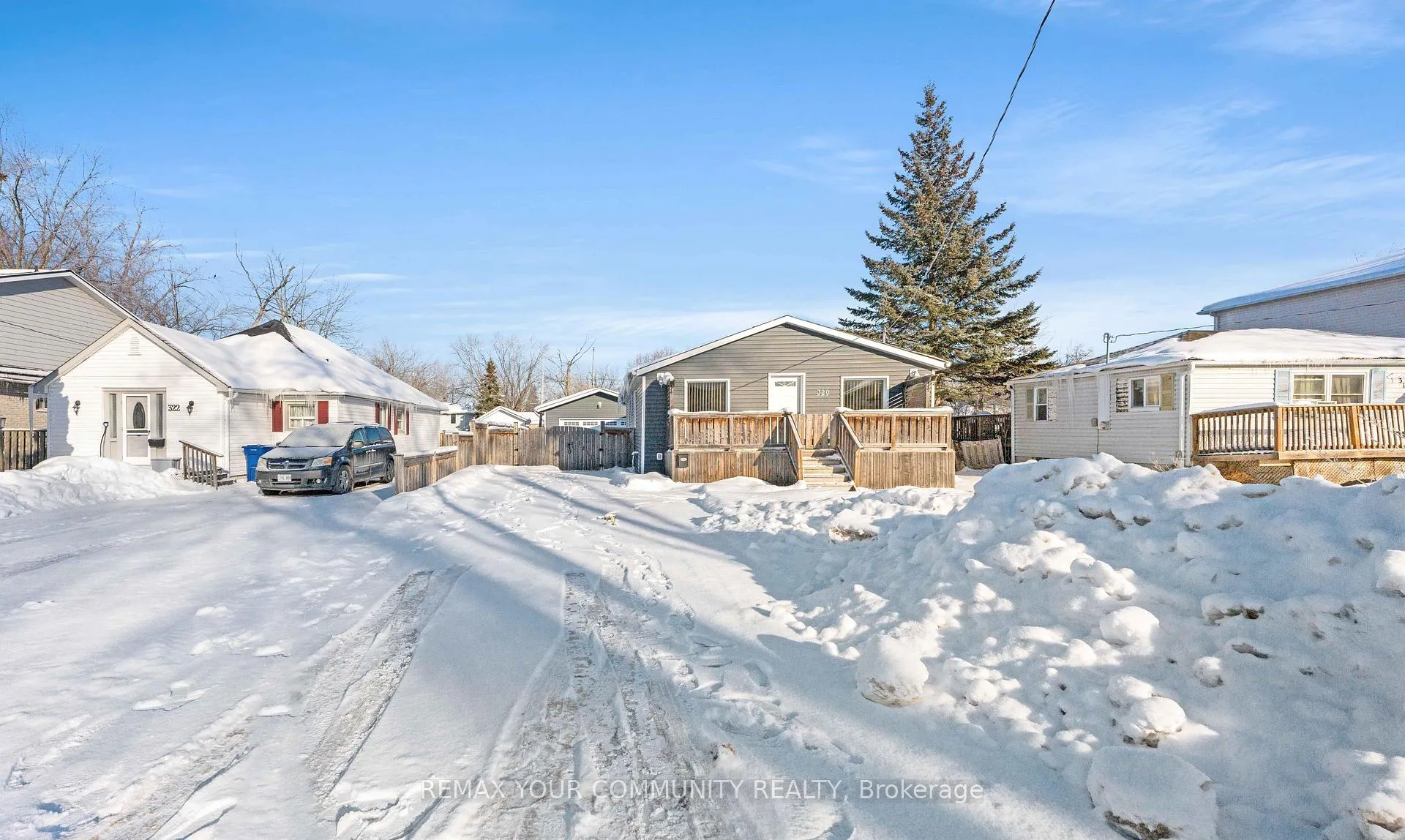 Photo 4 of 320 Pasadena Drive, Georgina, Keswick South — HOMEH