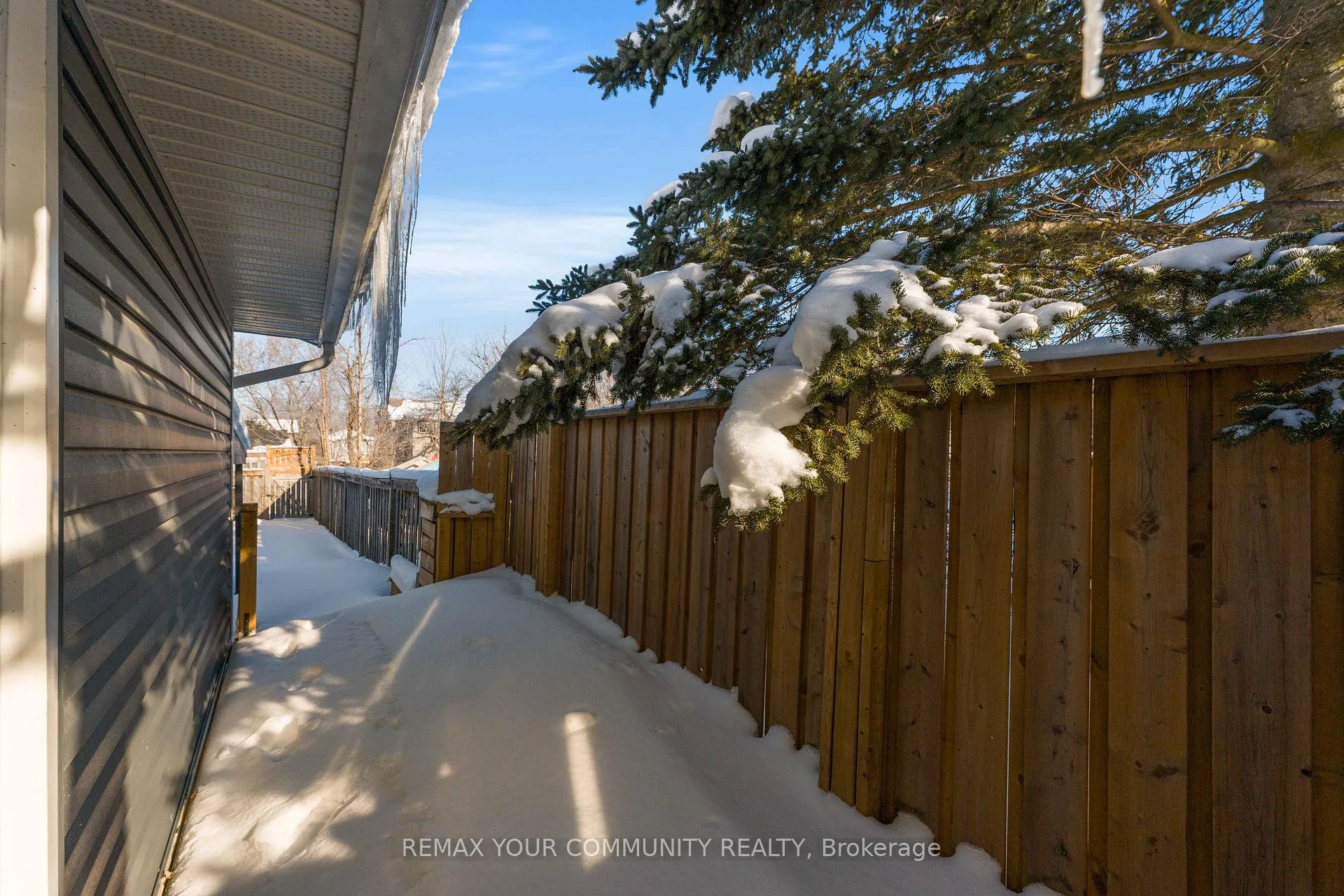 Photo 32 of 320 Pasadena Drive, Georgina, Keswick South — HOMEH