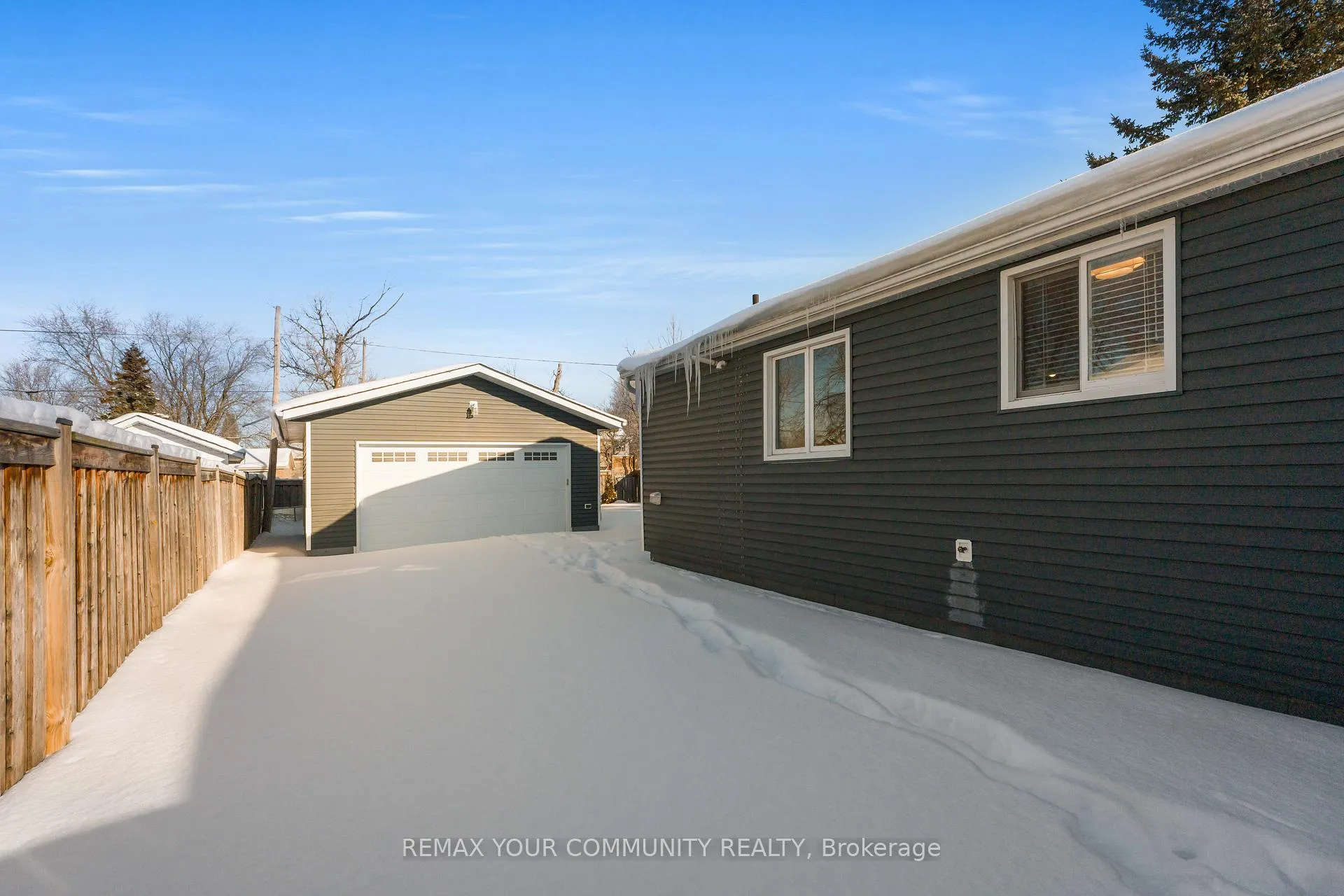 Photo 33 of 320 Pasadena Drive, Georgina, Keswick South — HOMEH