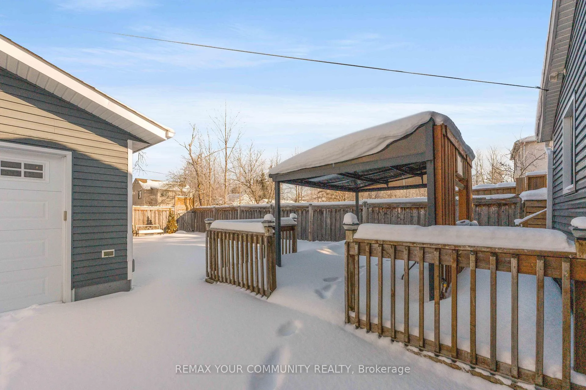 Photo 35 of 320 Pasadena Drive, Georgina, Keswick South — HOMEH