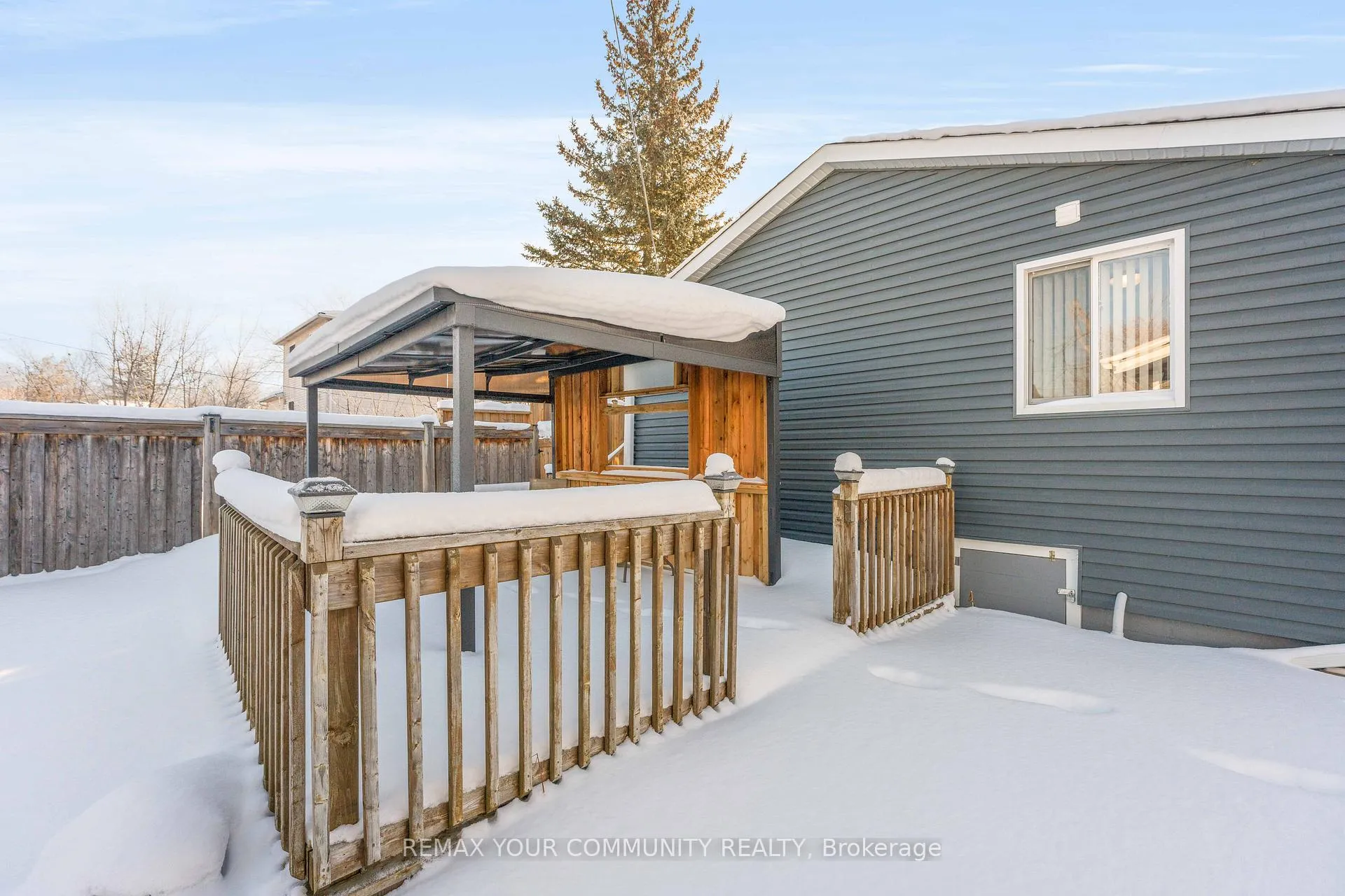 Photo 36 of 320 Pasadena Drive, Georgina, Keswick South — HOMEH