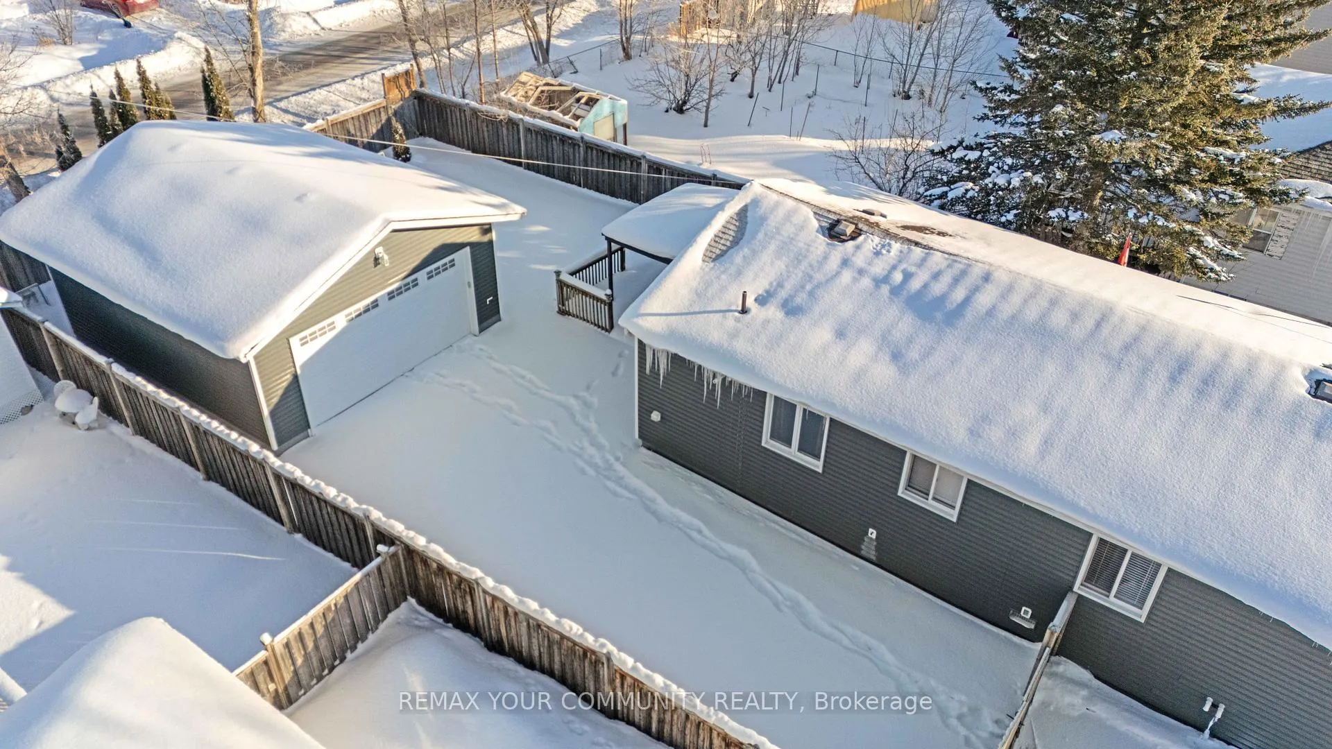 Photo 38 of 320 Pasadena Drive, Georgina, Keswick South — HOMEH