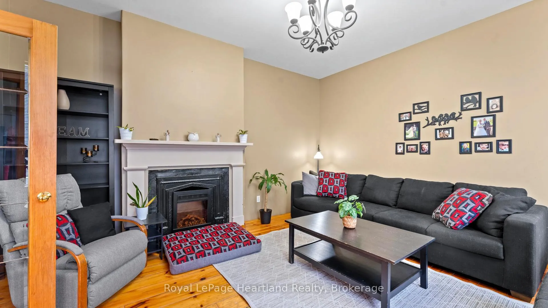 Photo 7 of 162 Wellington Street S, Goderich, Goderich (Town) — HOMEH