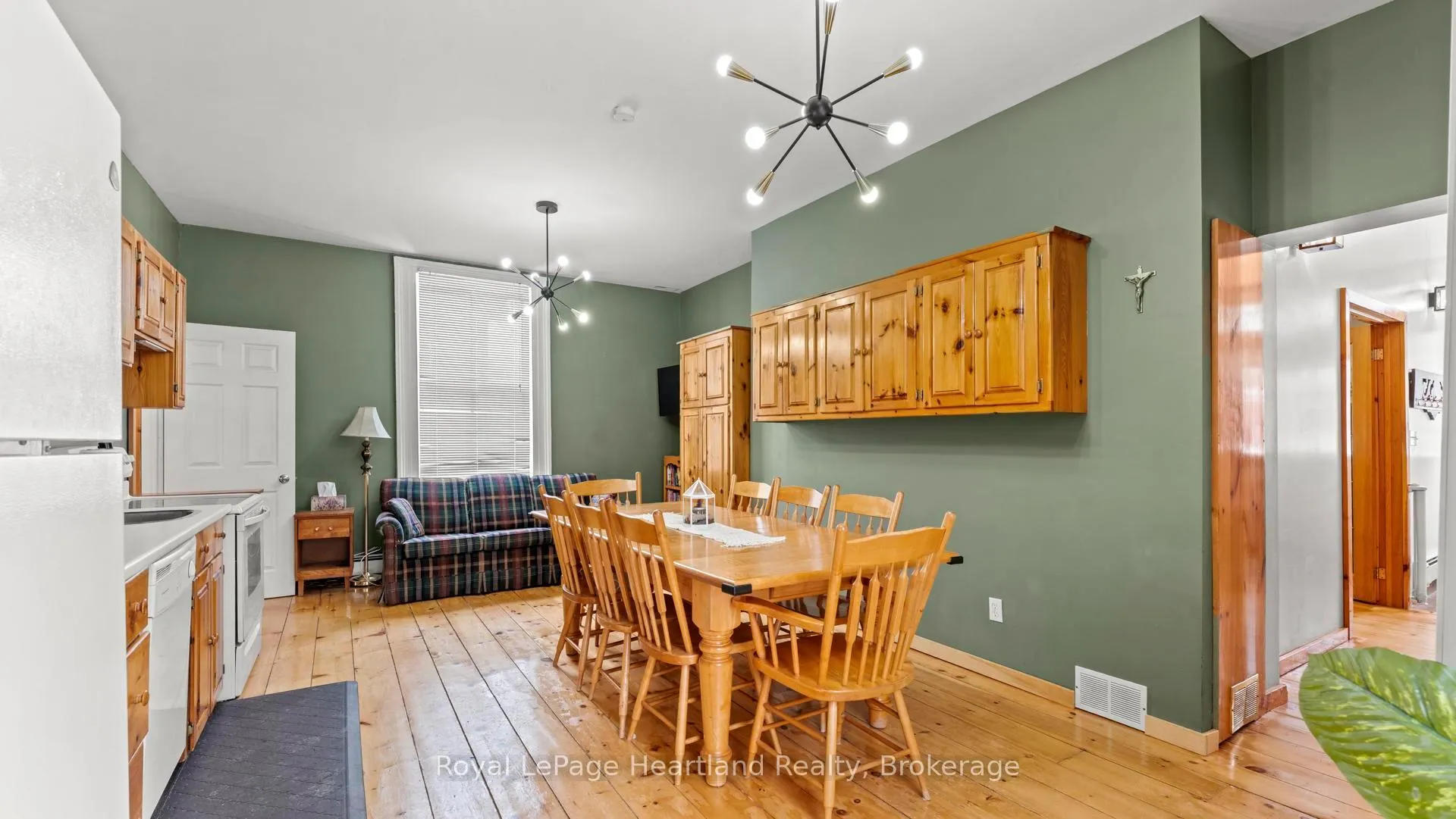 Photo 11 of 162 Wellington Street S, Goderich, Goderich (Town) — HOMEH
