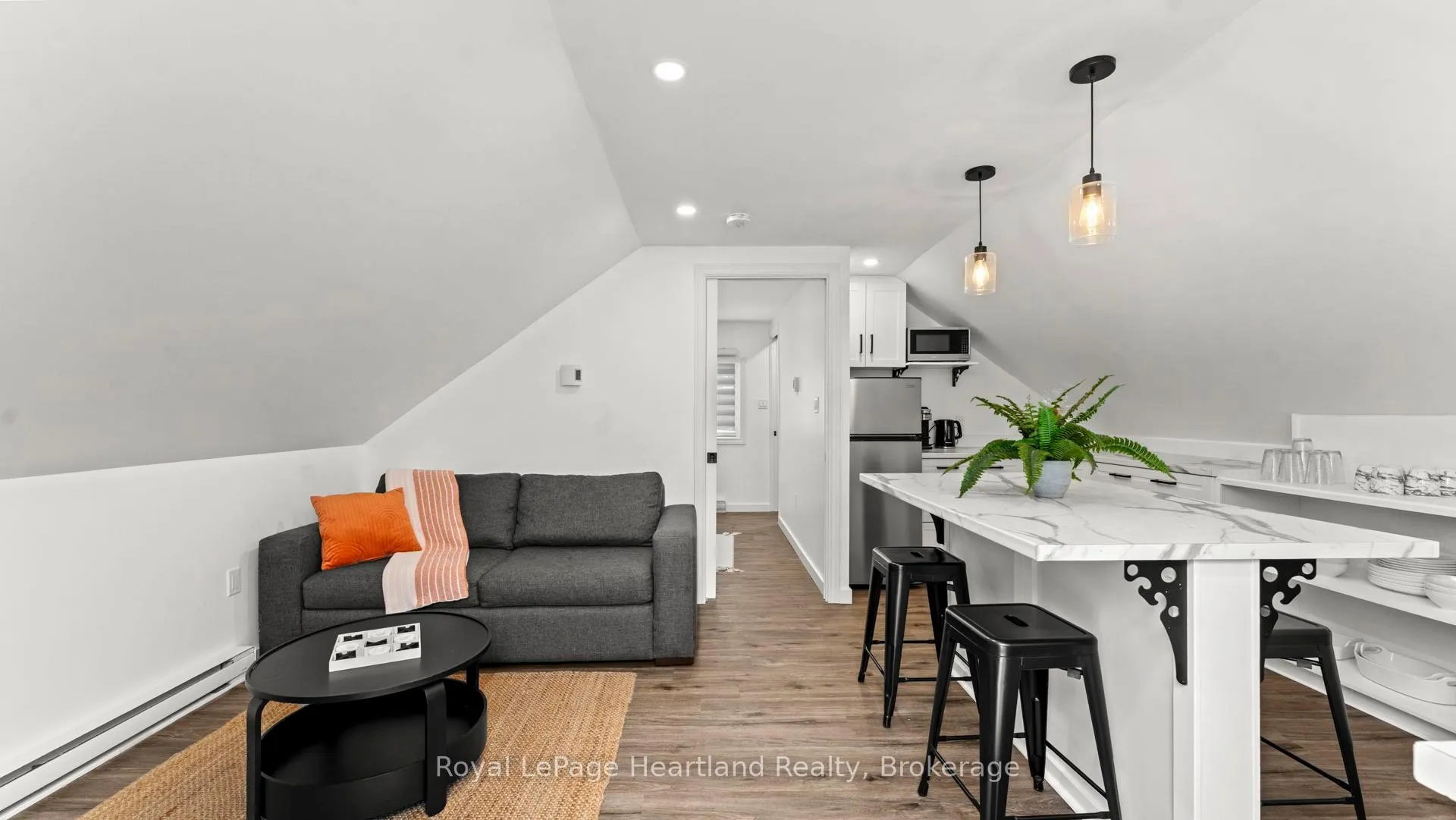 Photo 35 of 162 Wellington Street S, Goderich, Goderich (Town) — HOMEH