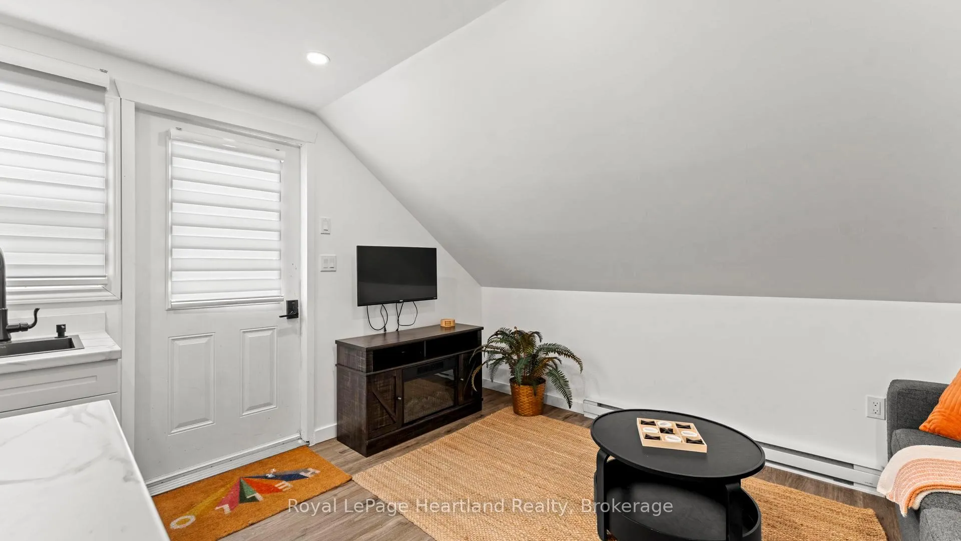 Photo 41 of 162 Wellington Street S, Goderich, Goderich (Town) — HOMEH