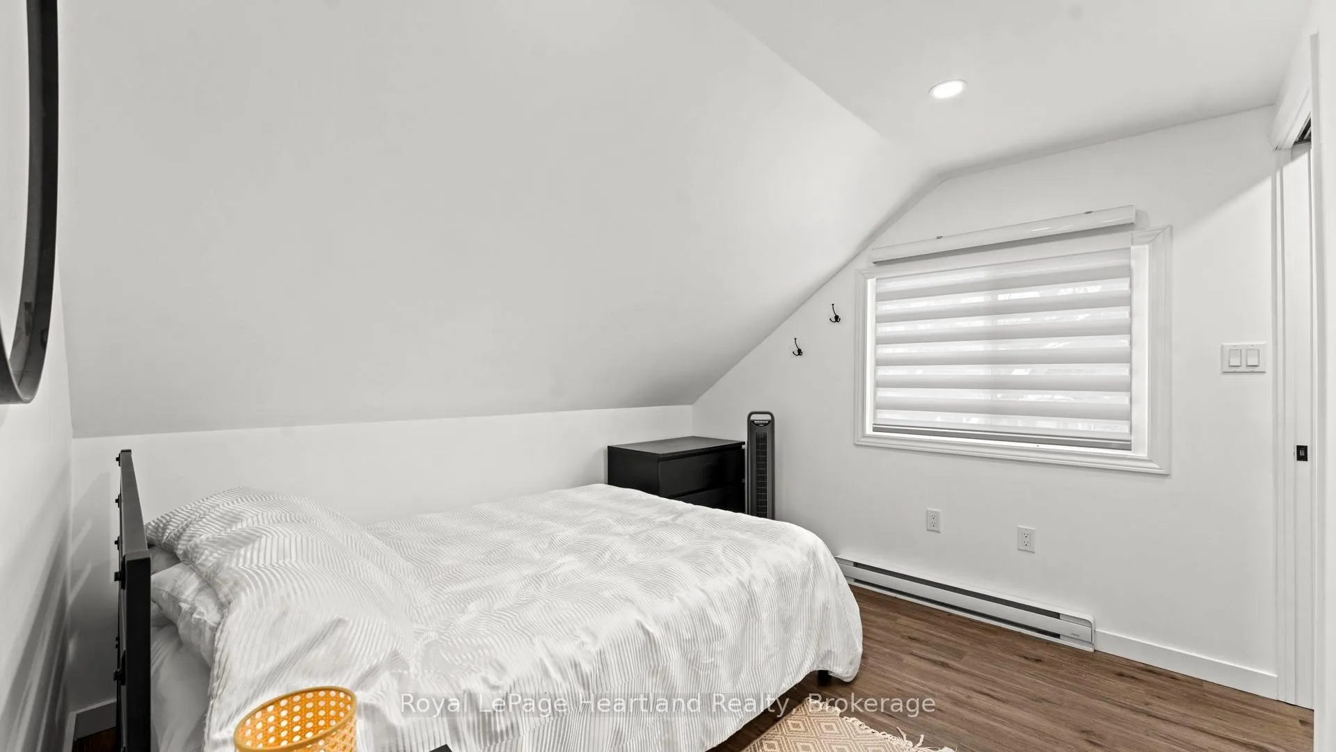 Photo 42 of 162 Wellington Street S, Goderich, Goderich (Town) — HOMEH