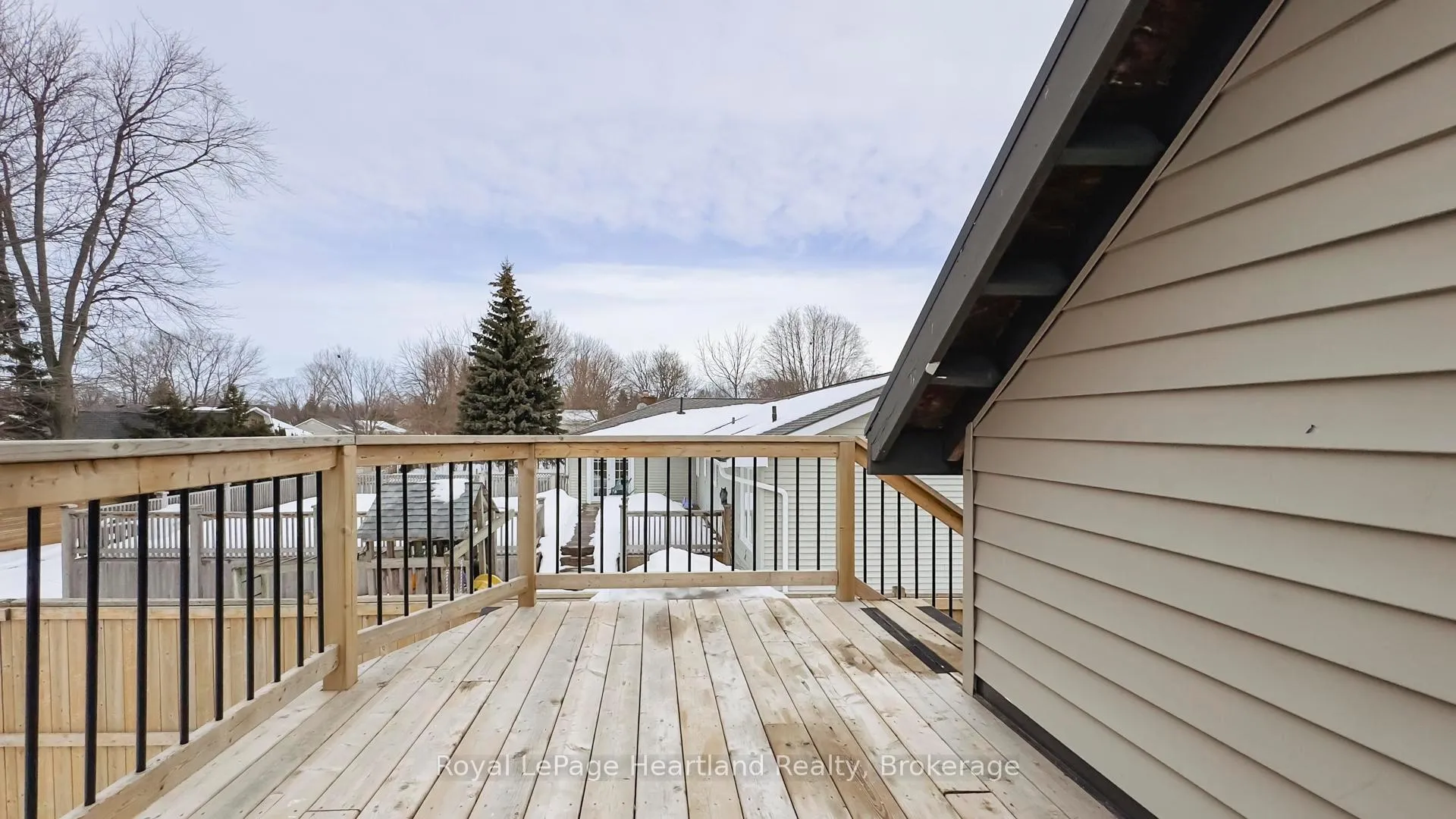 Photo 47 of 162 Wellington Street S, Goderich, Goderich (Town) — HOMEH