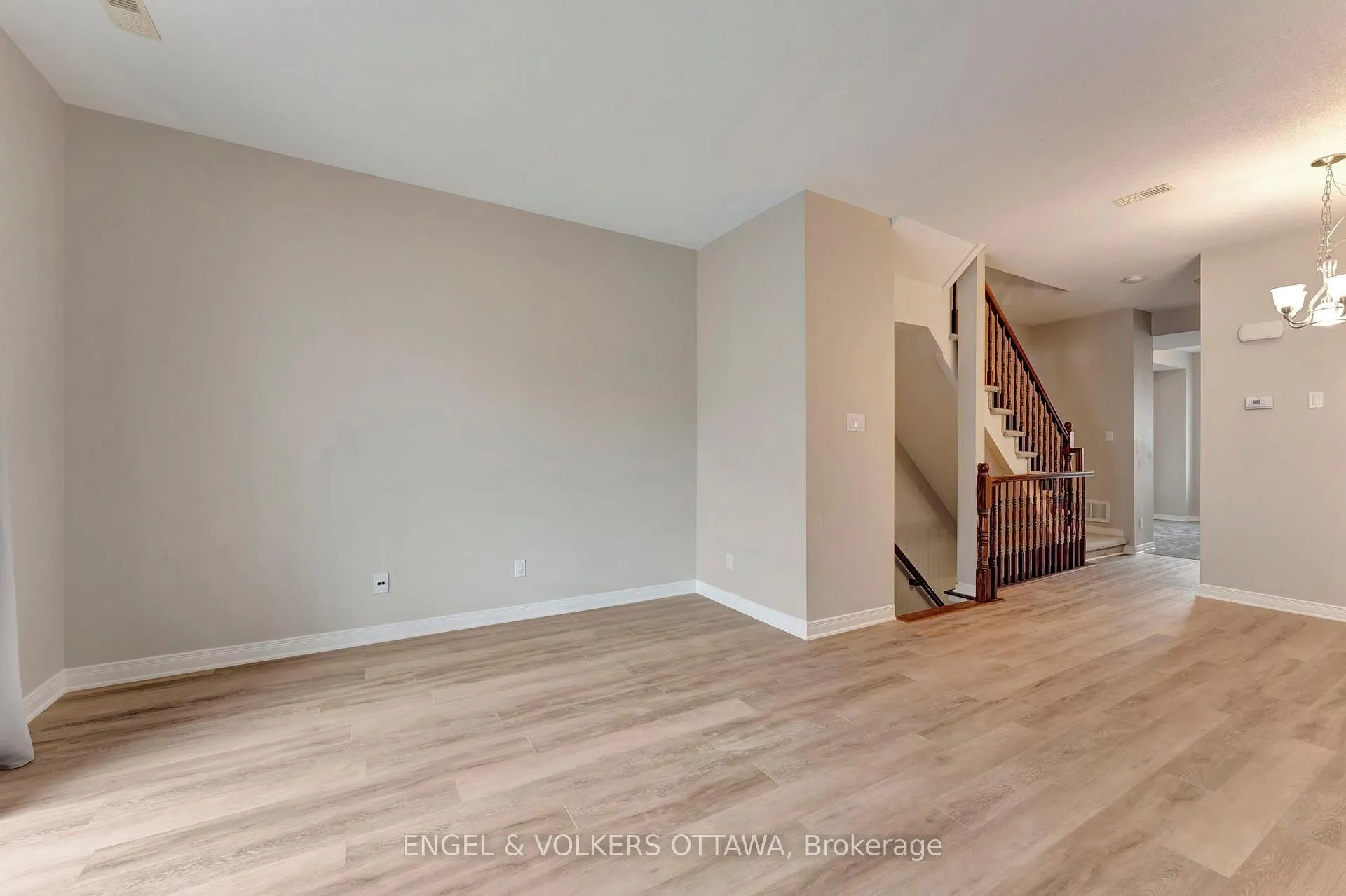 Photo 11 of Unit 33, 949 Cummings Avenue, Ottawa, Cyrville — HOMEH