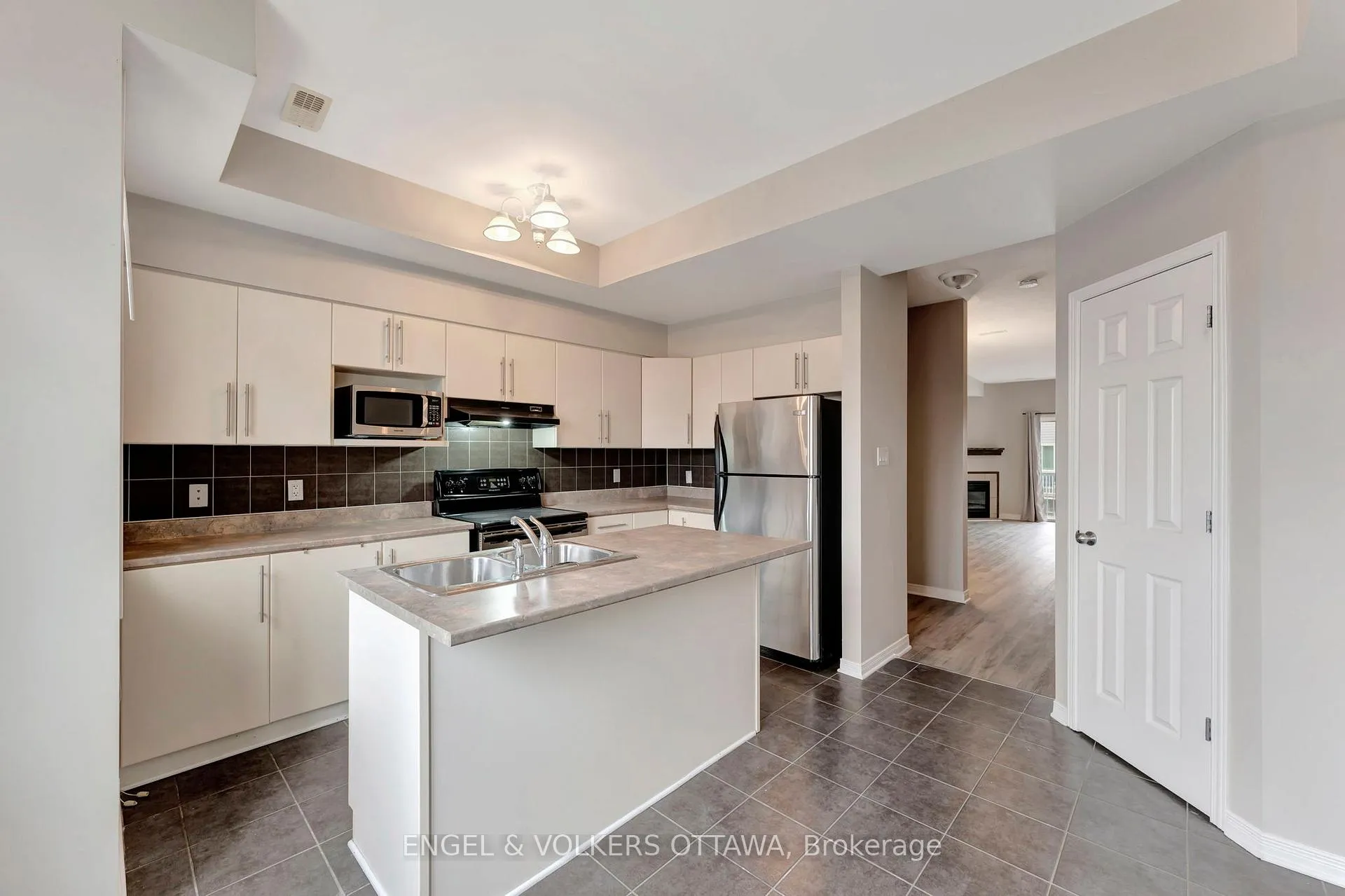 Photo 14 of Unit 33, 949 Cummings Avenue, Ottawa, Cyrville — HOMEH