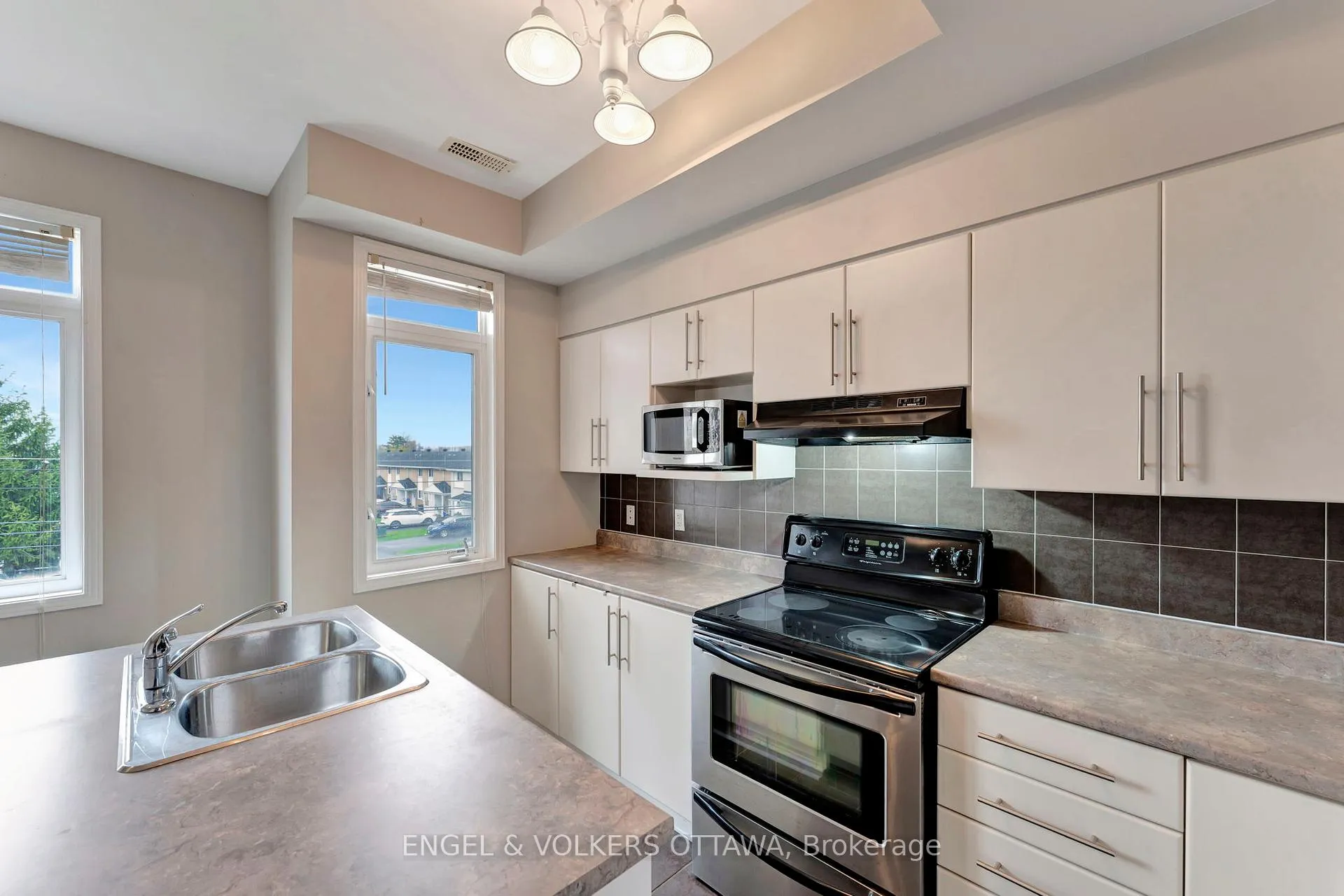 Photo 16 of Unit 33, 949 Cummings Avenue, Ottawa, Cyrville — HOMEH