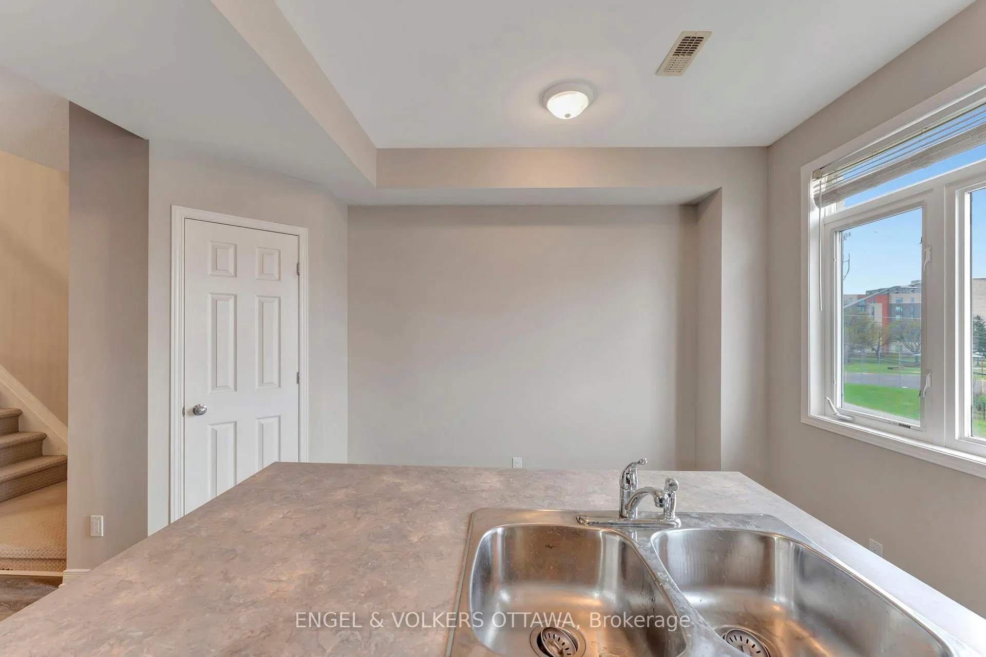 Photo 18 of Unit 33, 949 Cummings Avenue, Ottawa, Cyrville — HOMEH