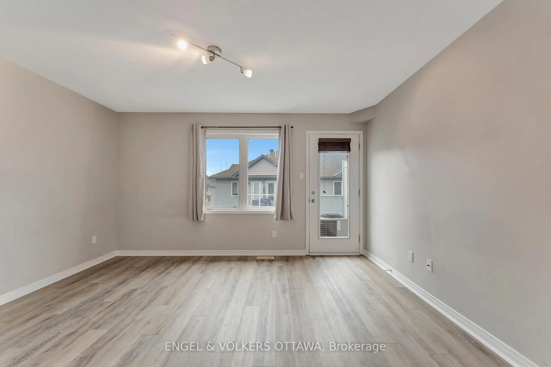 Photo 23 of Unit 33, 949 Cummings Avenue, Ottawa, Cyrville — HOMEH