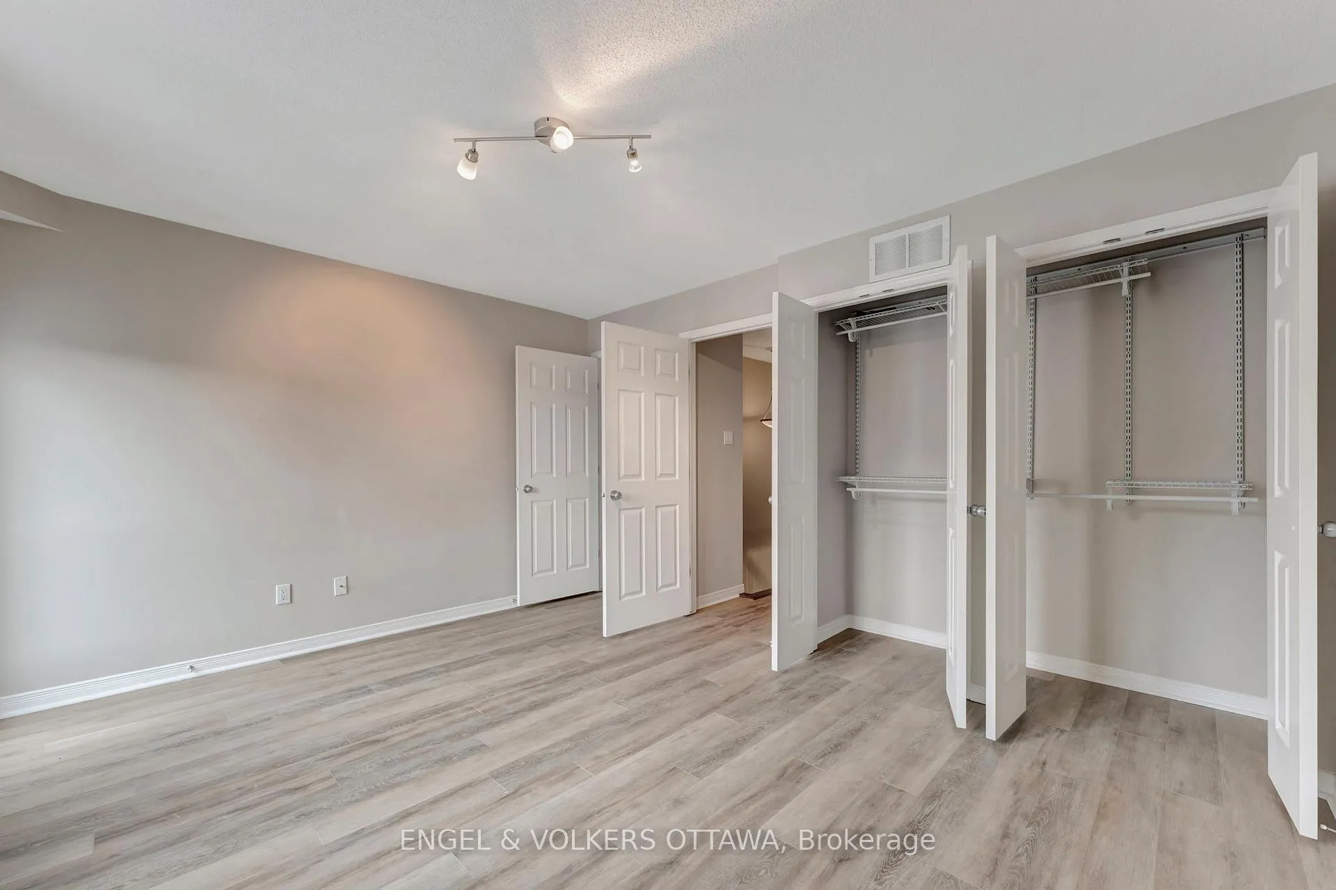 Photo 24 of Unit 33, 949 Cummings Avenue, Ottawa, Cyrville — HOMEH