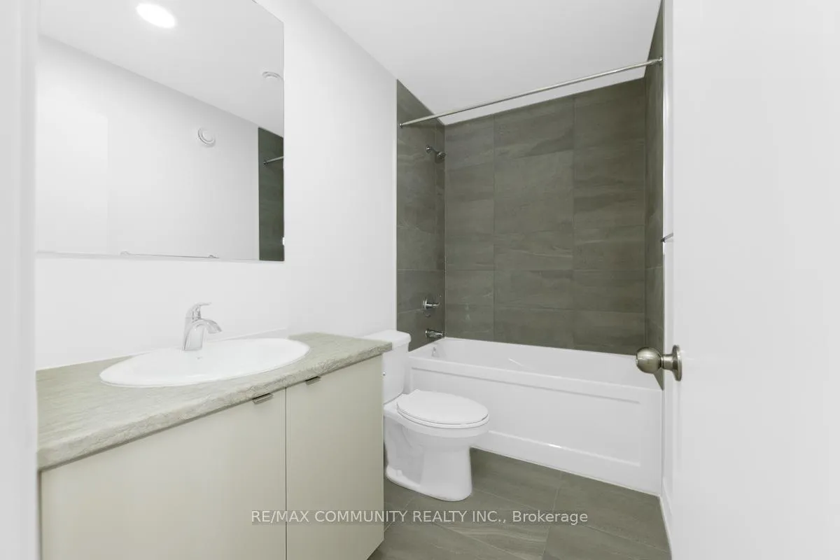 Photo 9 of Unit 201C, 16 Melbourne Avenue, St. Catharines, E. Chester — HOMEH