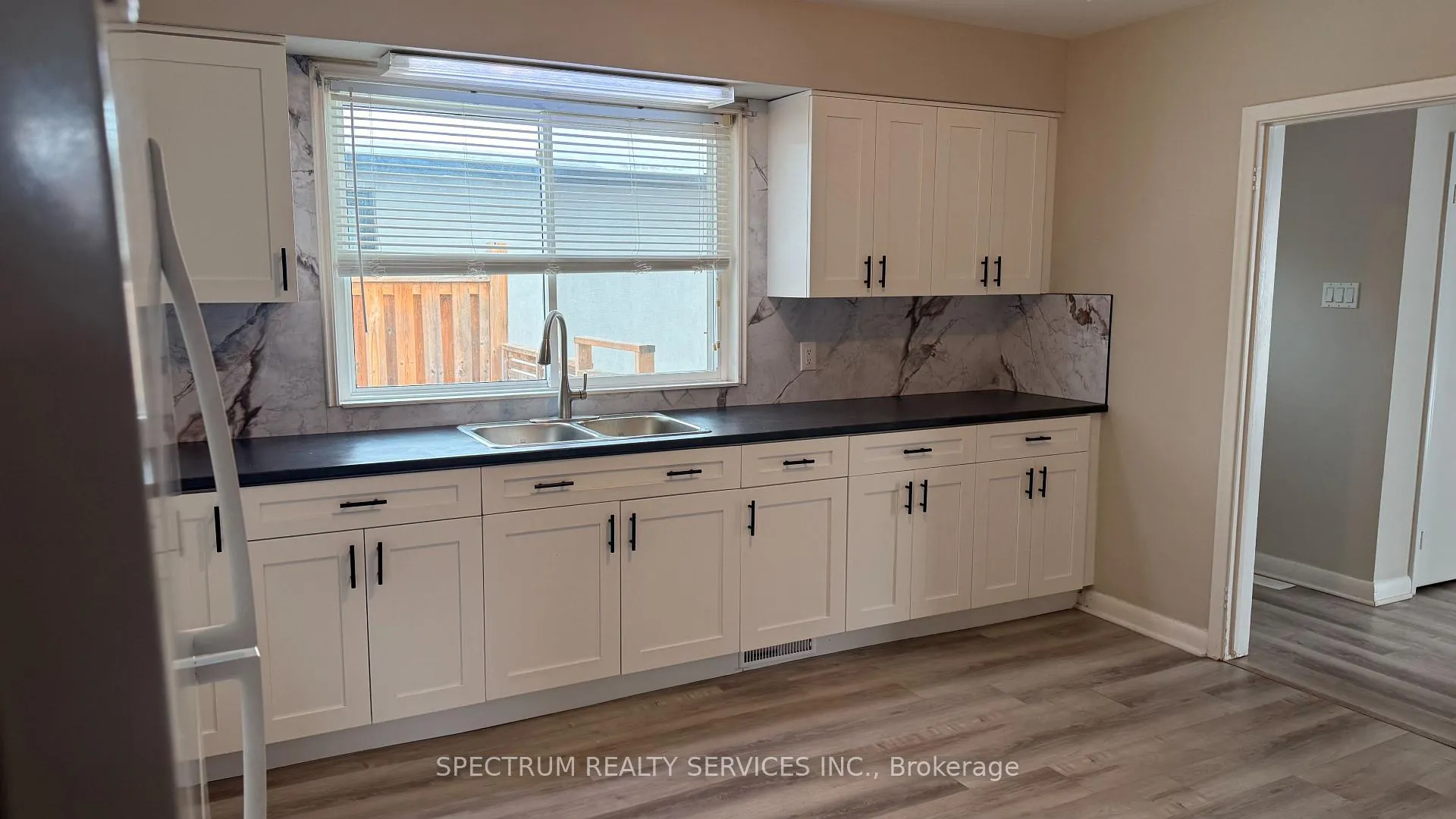 Photo 5 of 213 Thistle Down Boulevard, Etobicoke, Thistletown-Beaumonde Heights — HOMEH