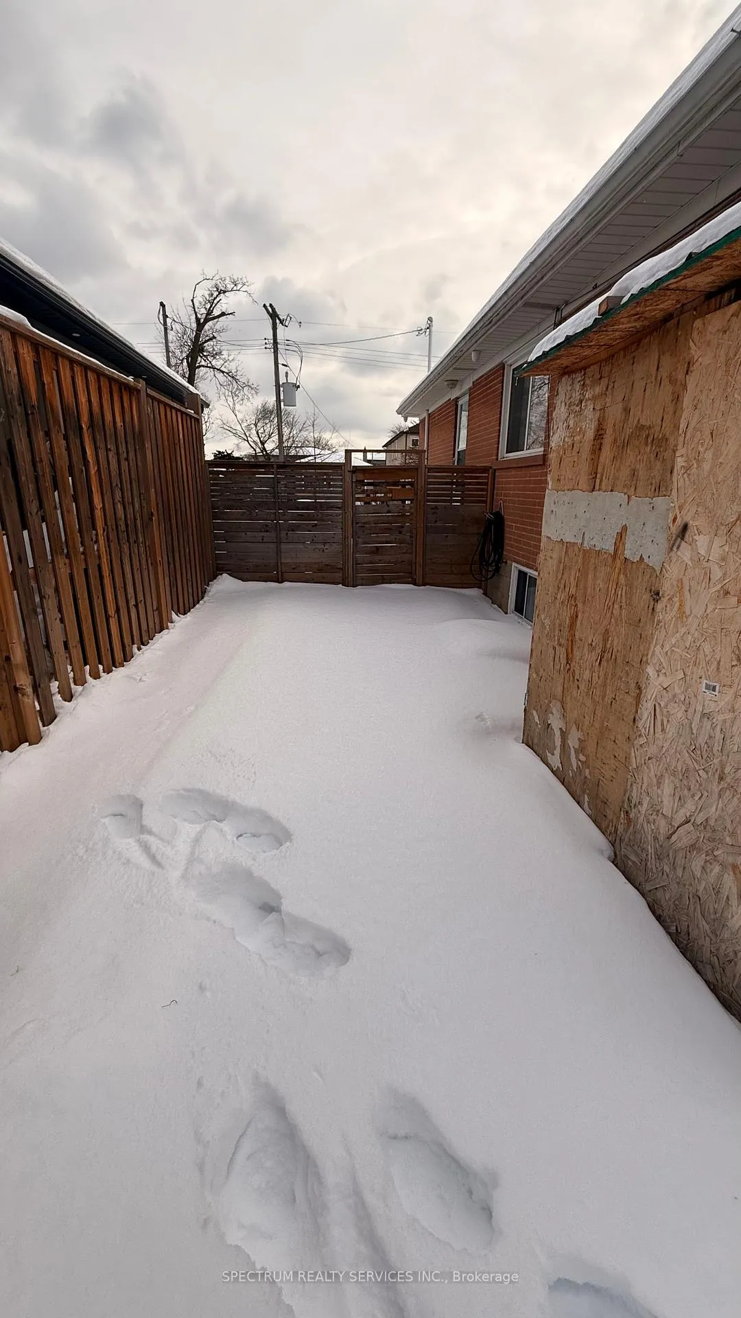 Photo 19 of 213 Thistle Down Boulevard, Etobicoke, Thistletown-Beaumonde Heights — HOMEH