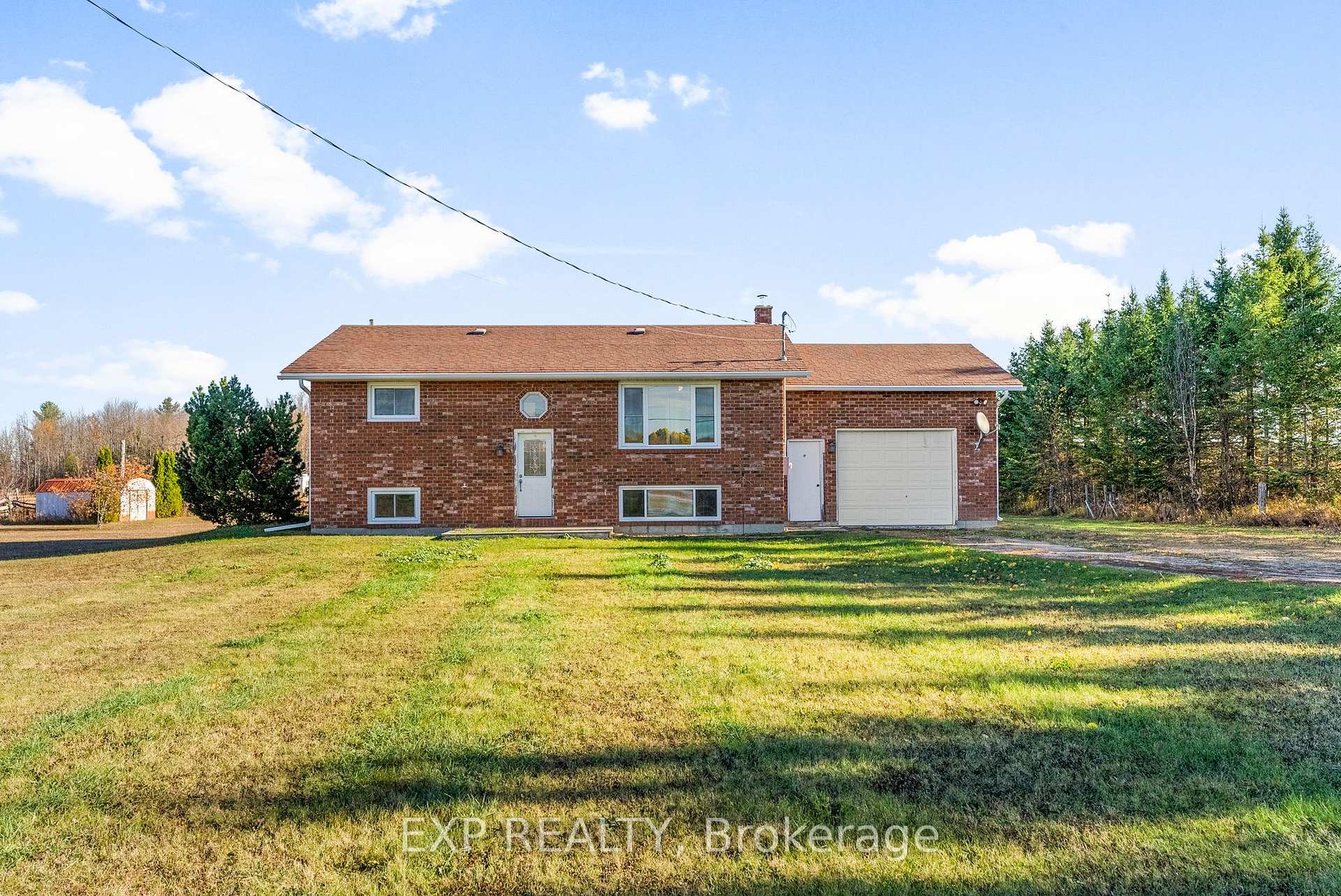 Photo 1 of 1860 Lochwinnoch Road, Horton, Horton Twp — HOMEH