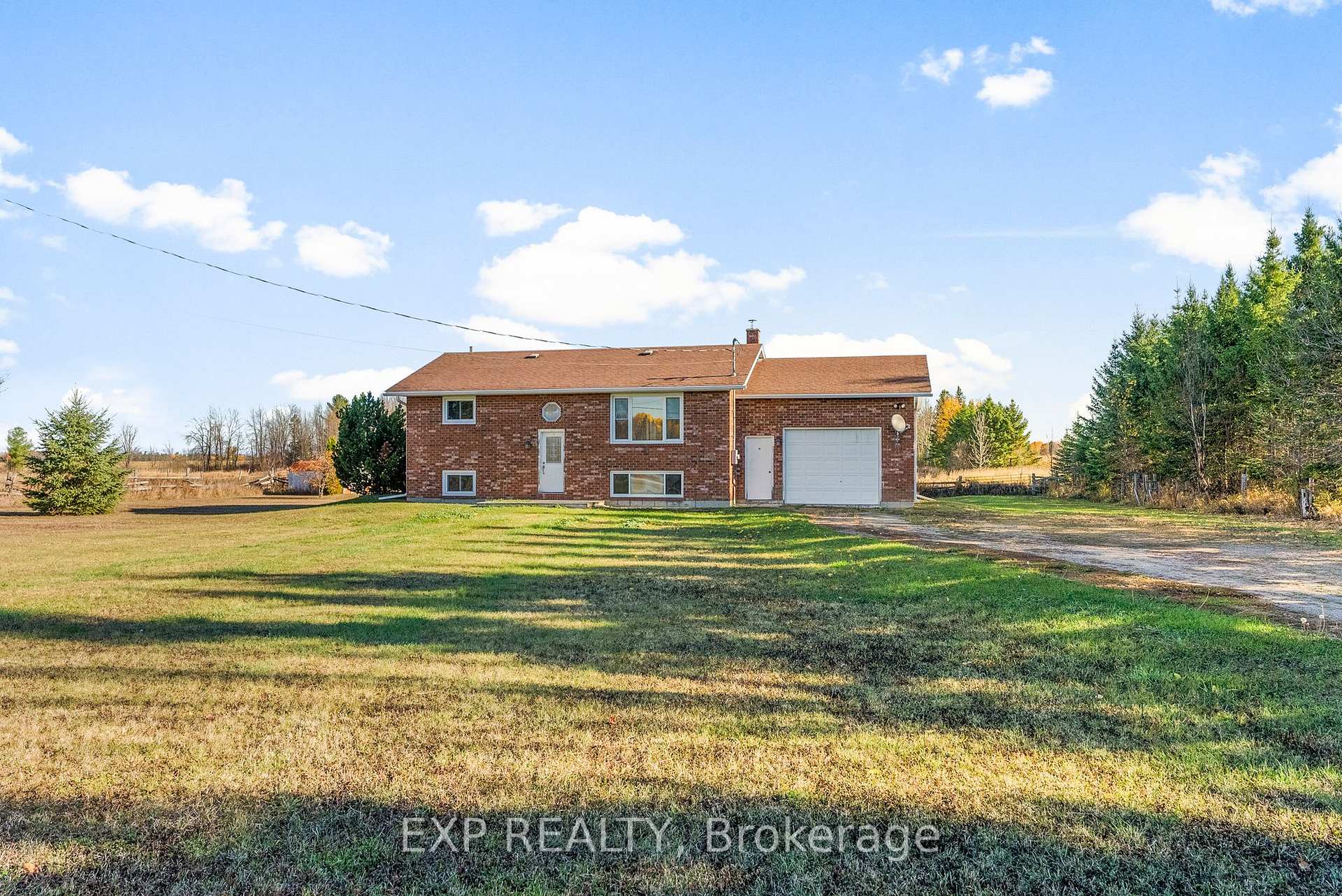 Photo 2 of 1860 Lochwinnoch Road, Horton, Horton Twp — HOMEH