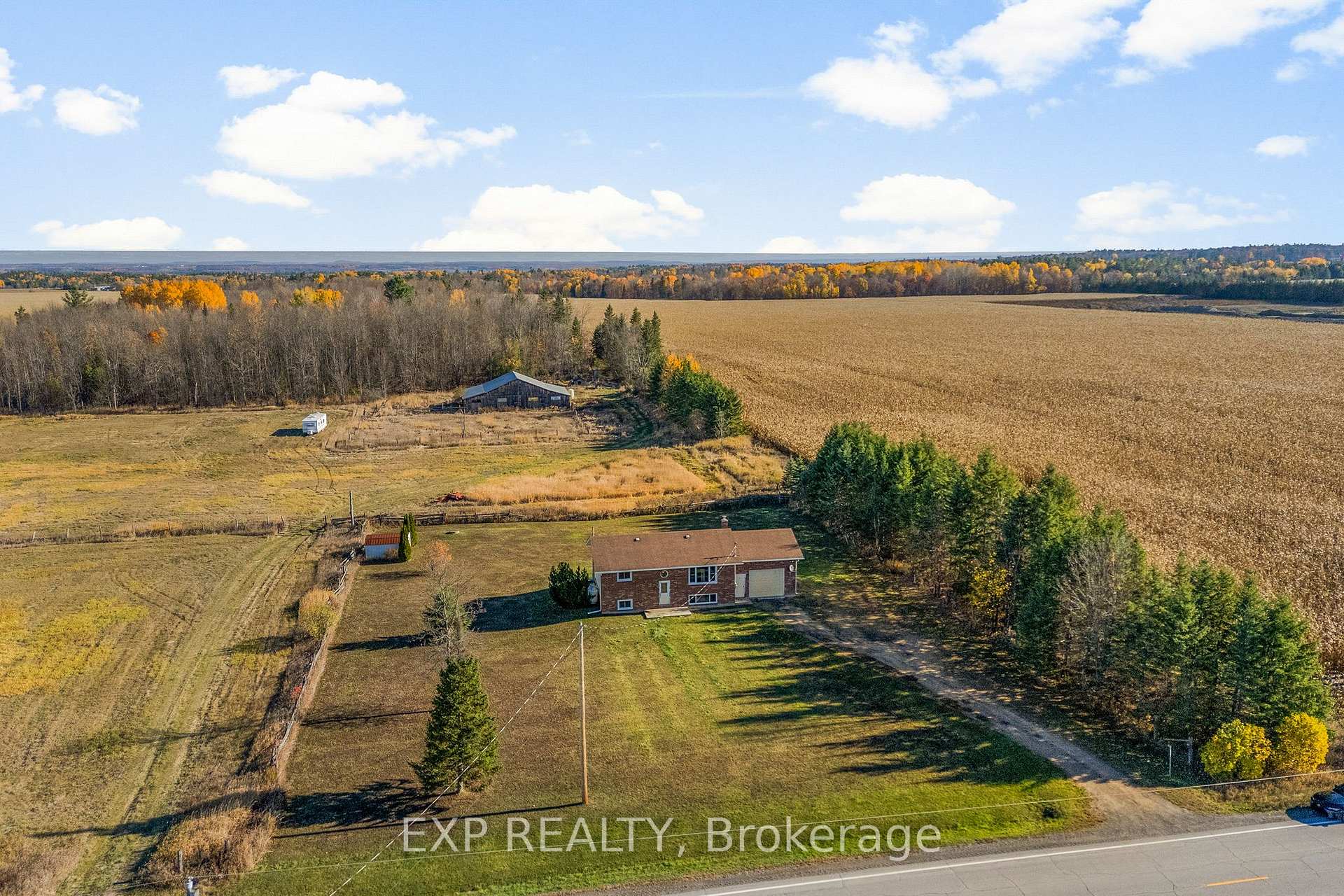Photo 4 of 1860 Lochwinnoch Road, Horton, Horton Twp — HOMEH