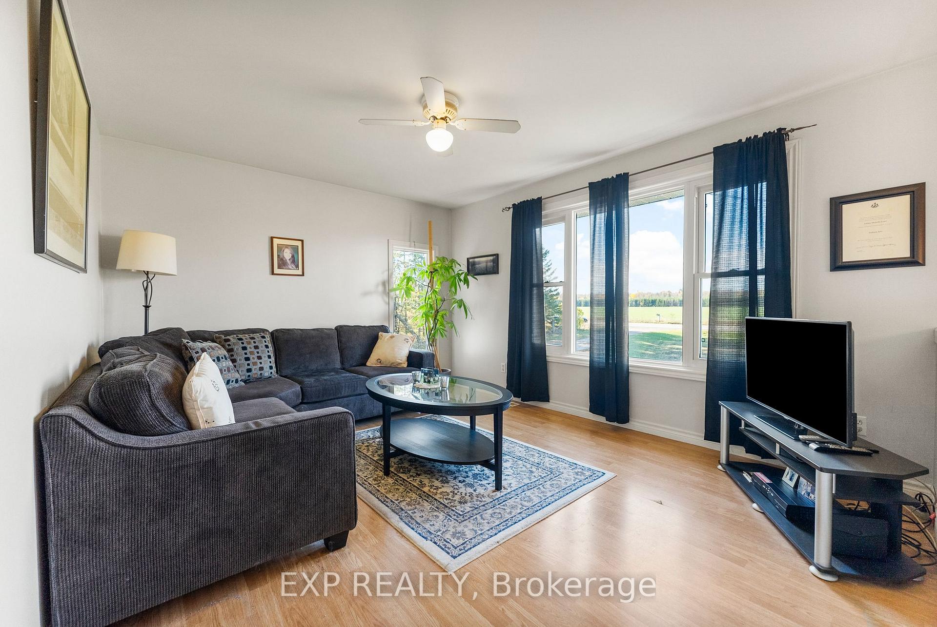 Photo 10 of 1860 Lochwinnoch Road, Horton, Horton Twp — HOMEH