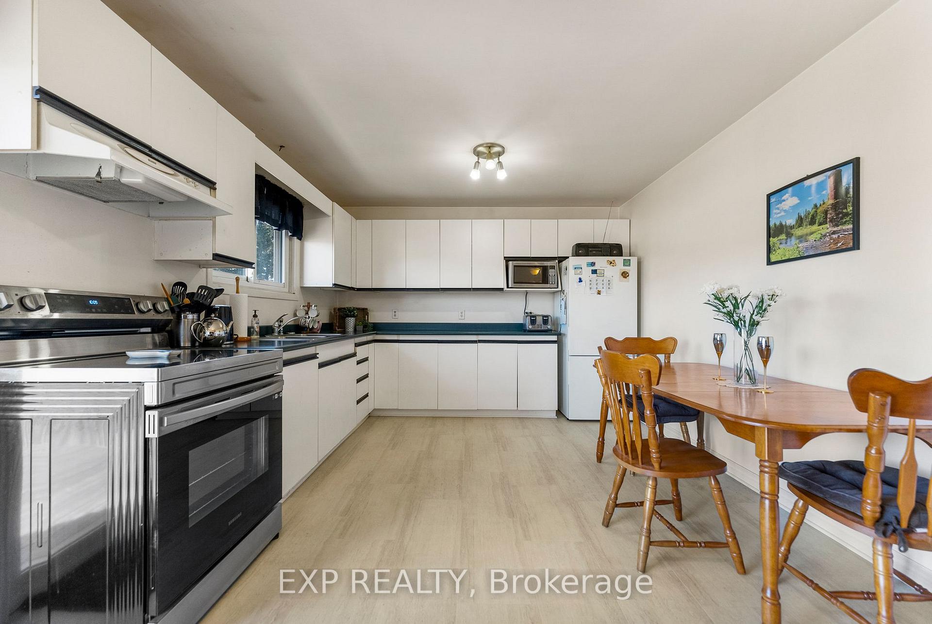 Photo 13 of 1860 Lochwinnoch Road, Horton, Horton Twp — HOMEH