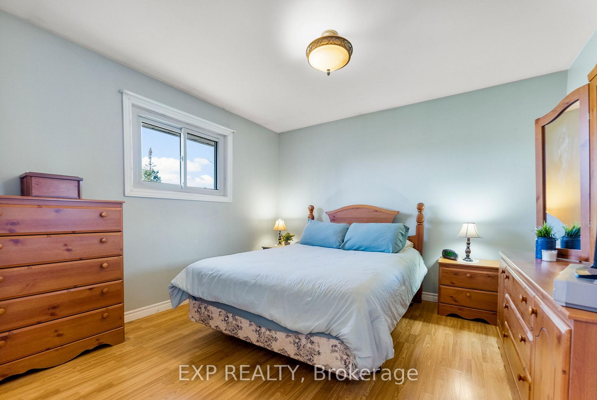 Photo 17 of 1860 Lochwinnoch Road, Horton, Horton Twp — HOMEH