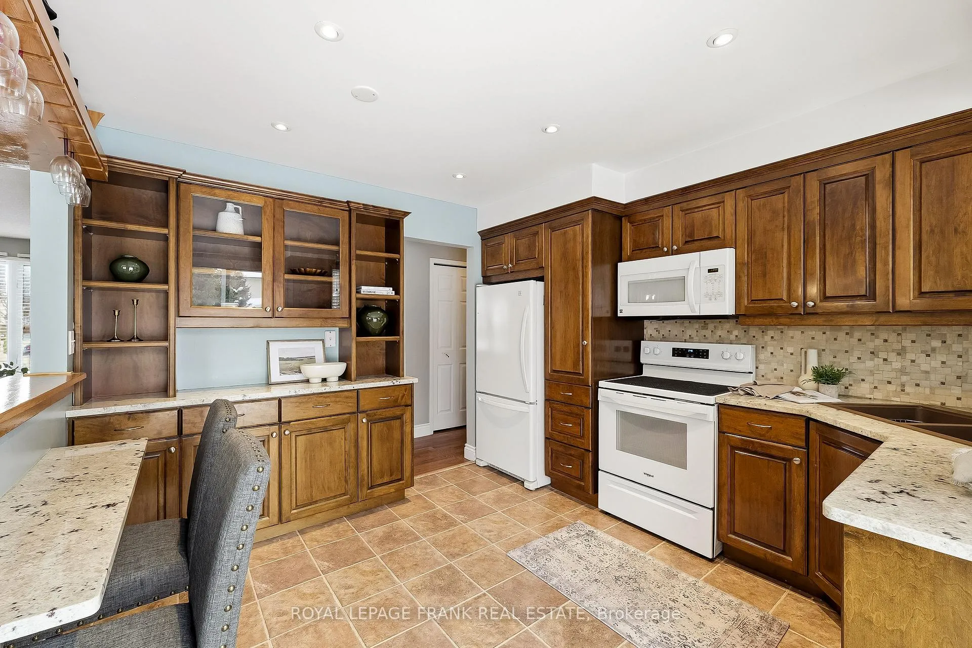Photo 16 of 8 Ridgeview Drive, Scugog, Port Perry — HOMEH