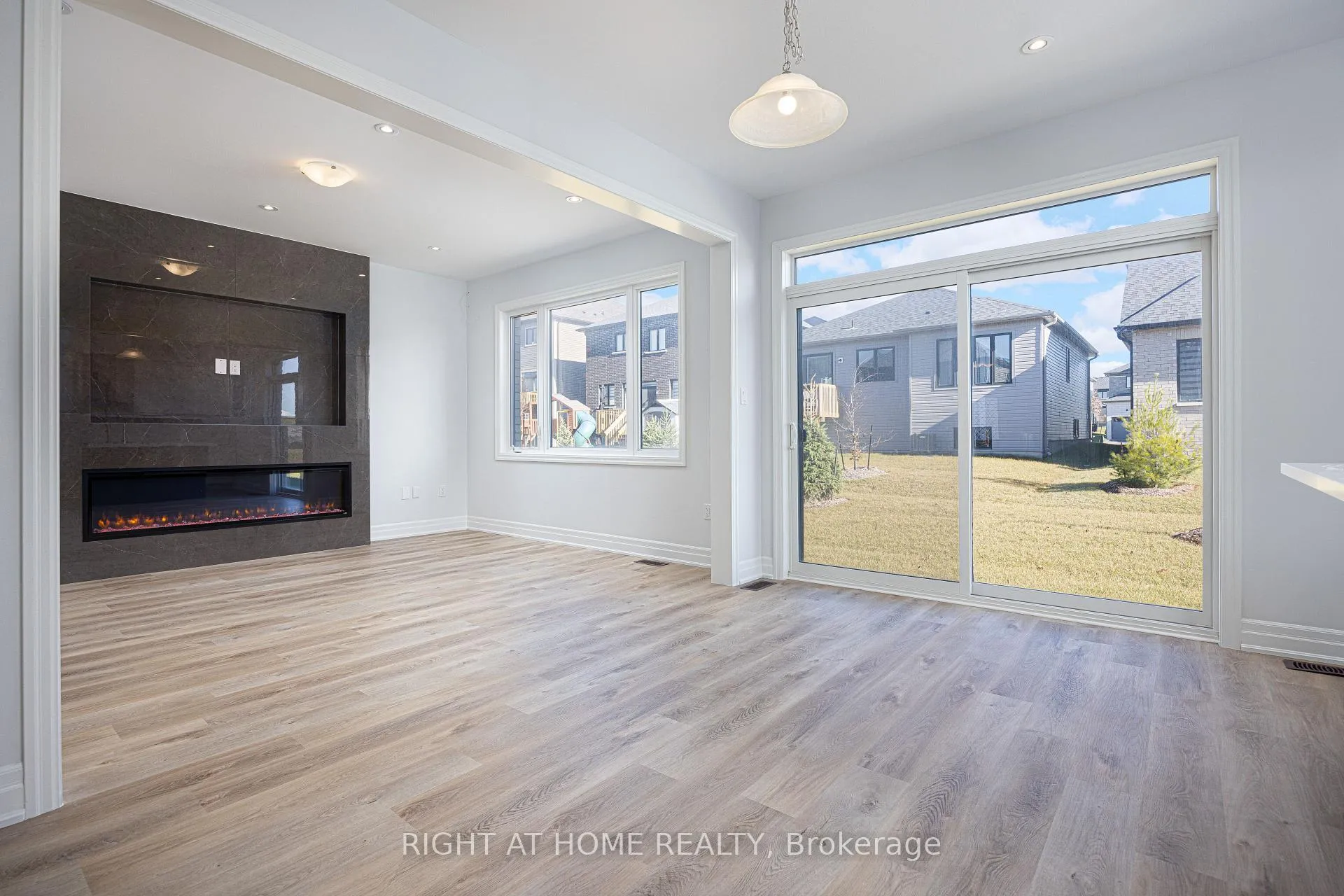 Photo 3 of 8 Nicort Road, Wasaga Beach — HOMEH