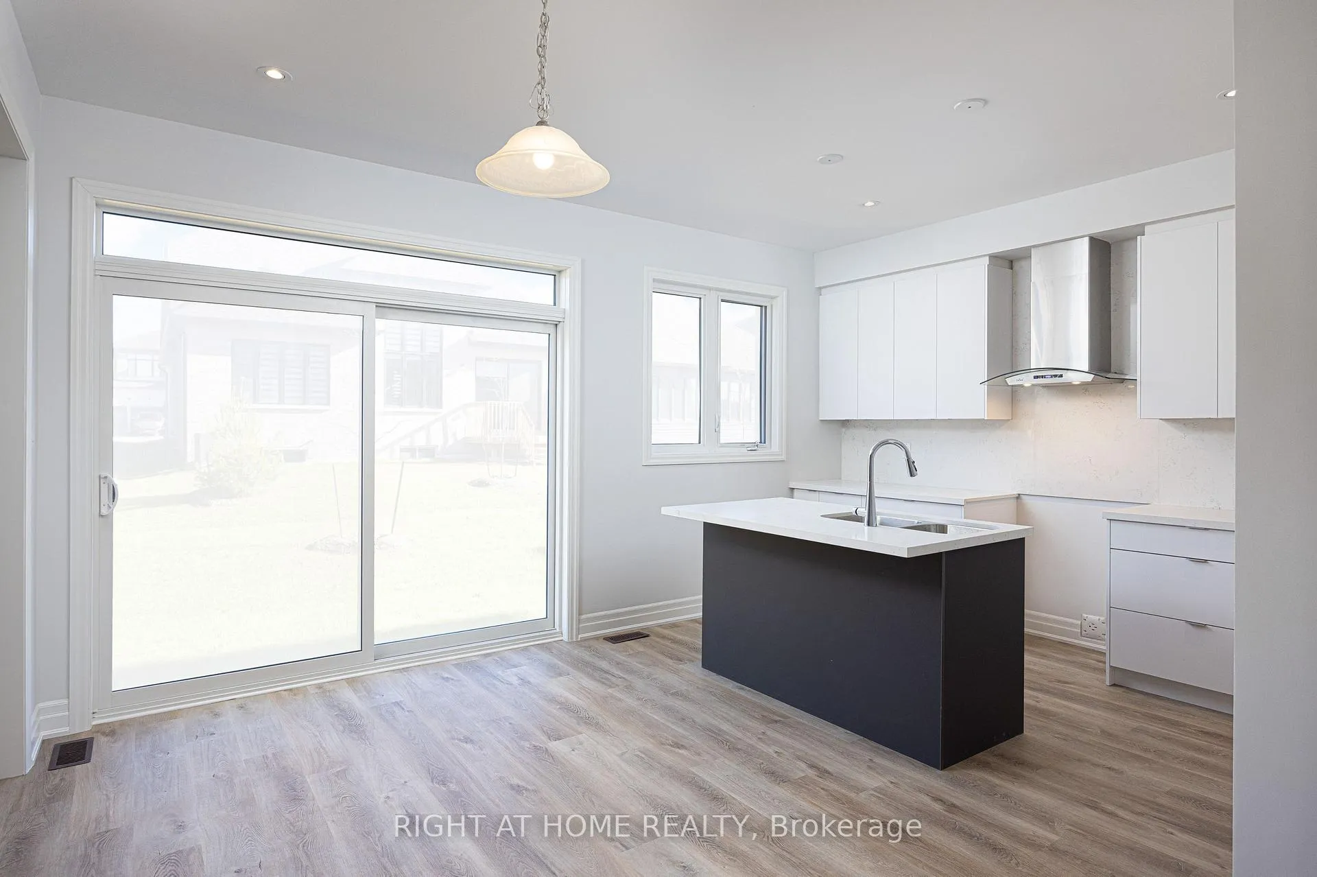Photo 10 of 8 Nicort Road, Wasaga Beach — HOMEH