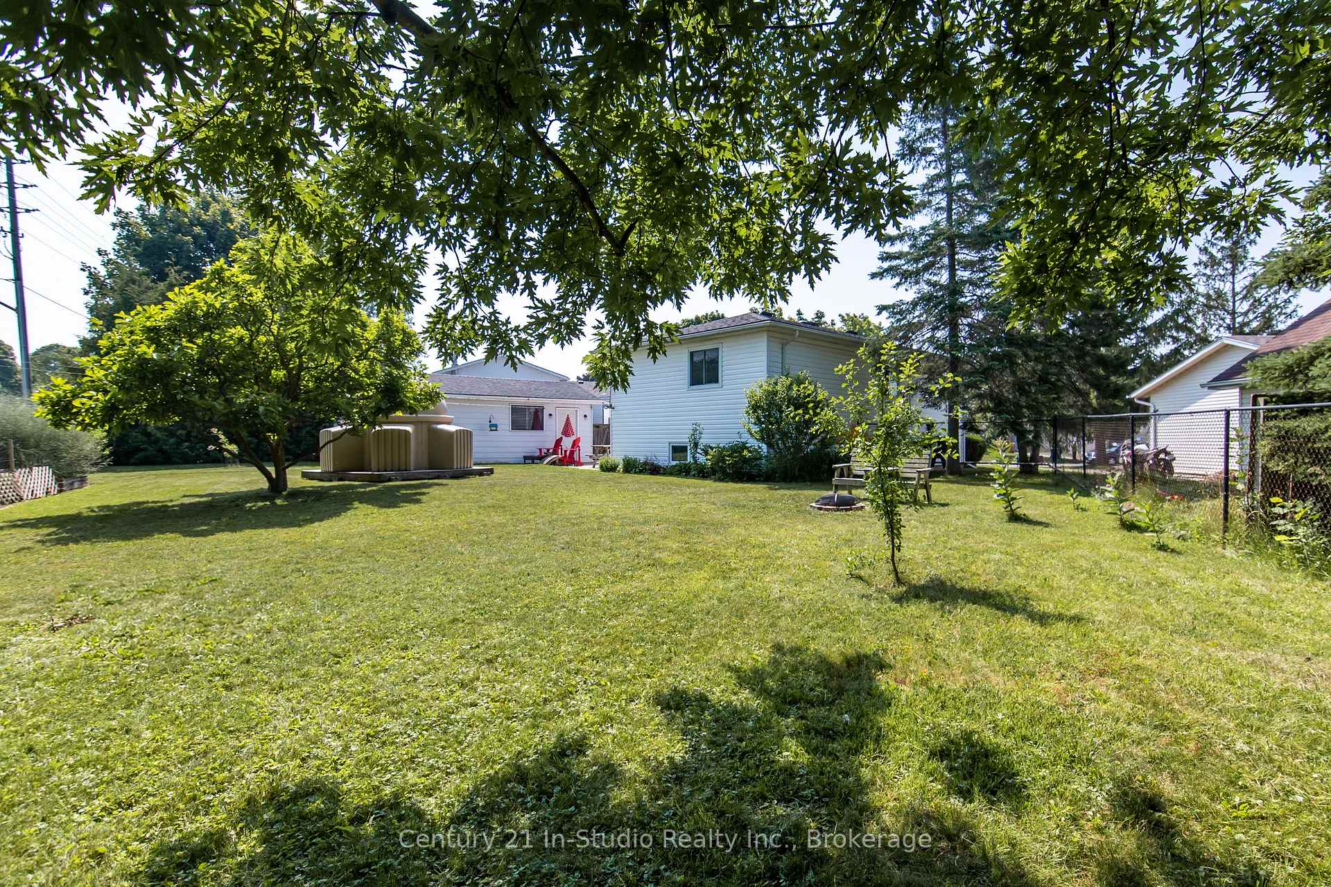 Photo 2 of 684 Johnston Crescent, Kincardine — HOMEH
