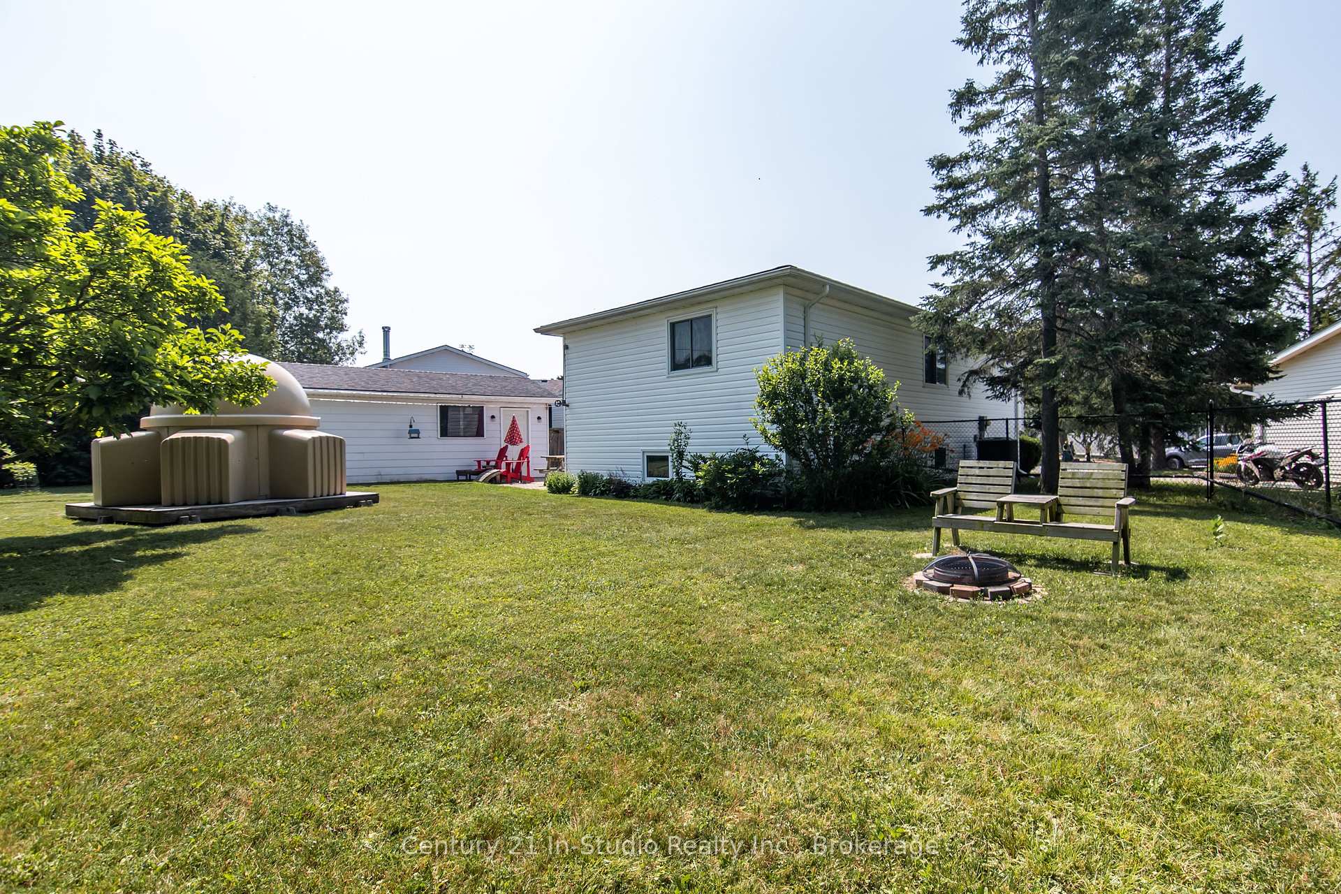 Photo 5 of 684 Johnston Crescent, Kincardine — HOMEH