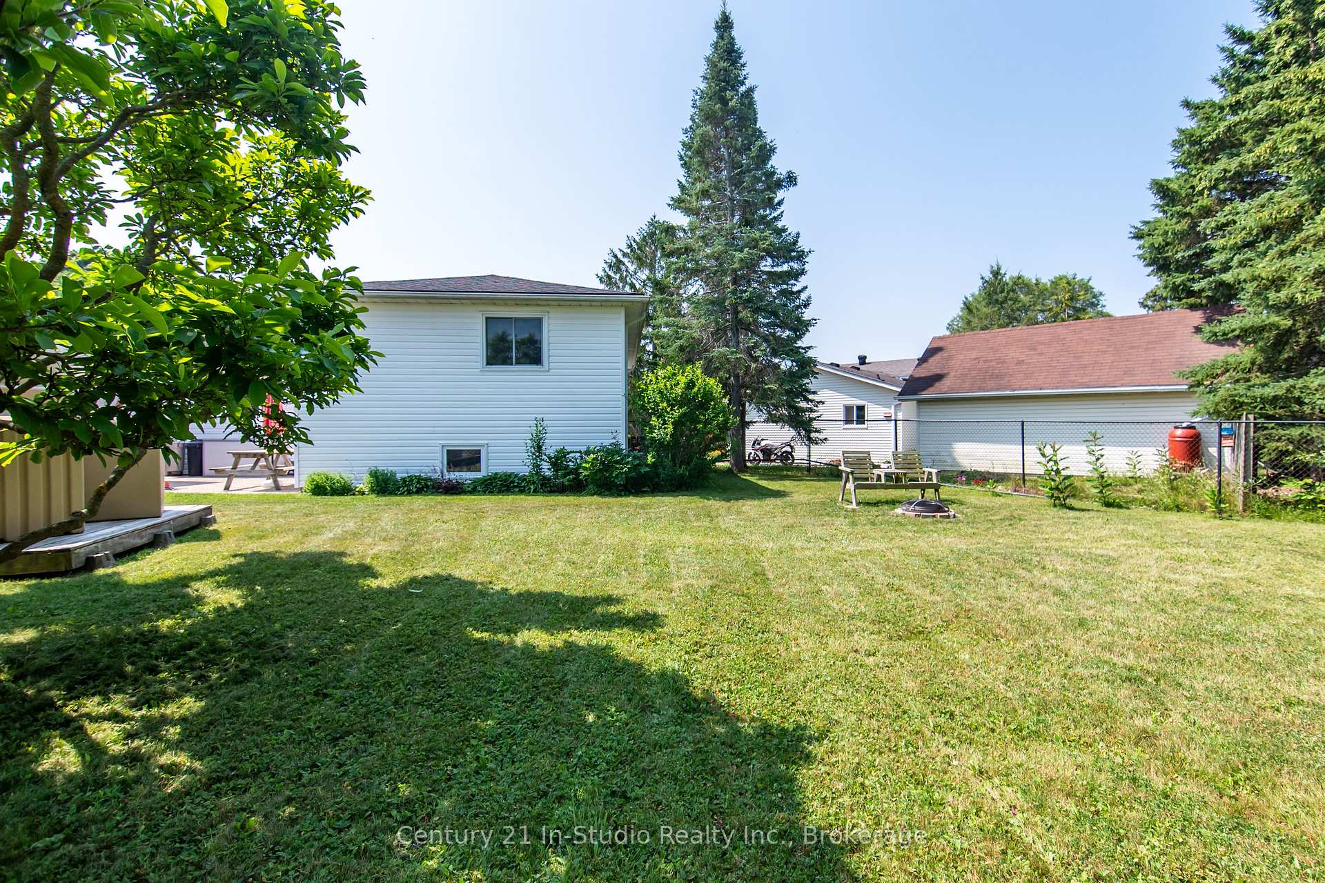 Photo 9 of 684 Johnston Crescent, Kincardine — HOMEH