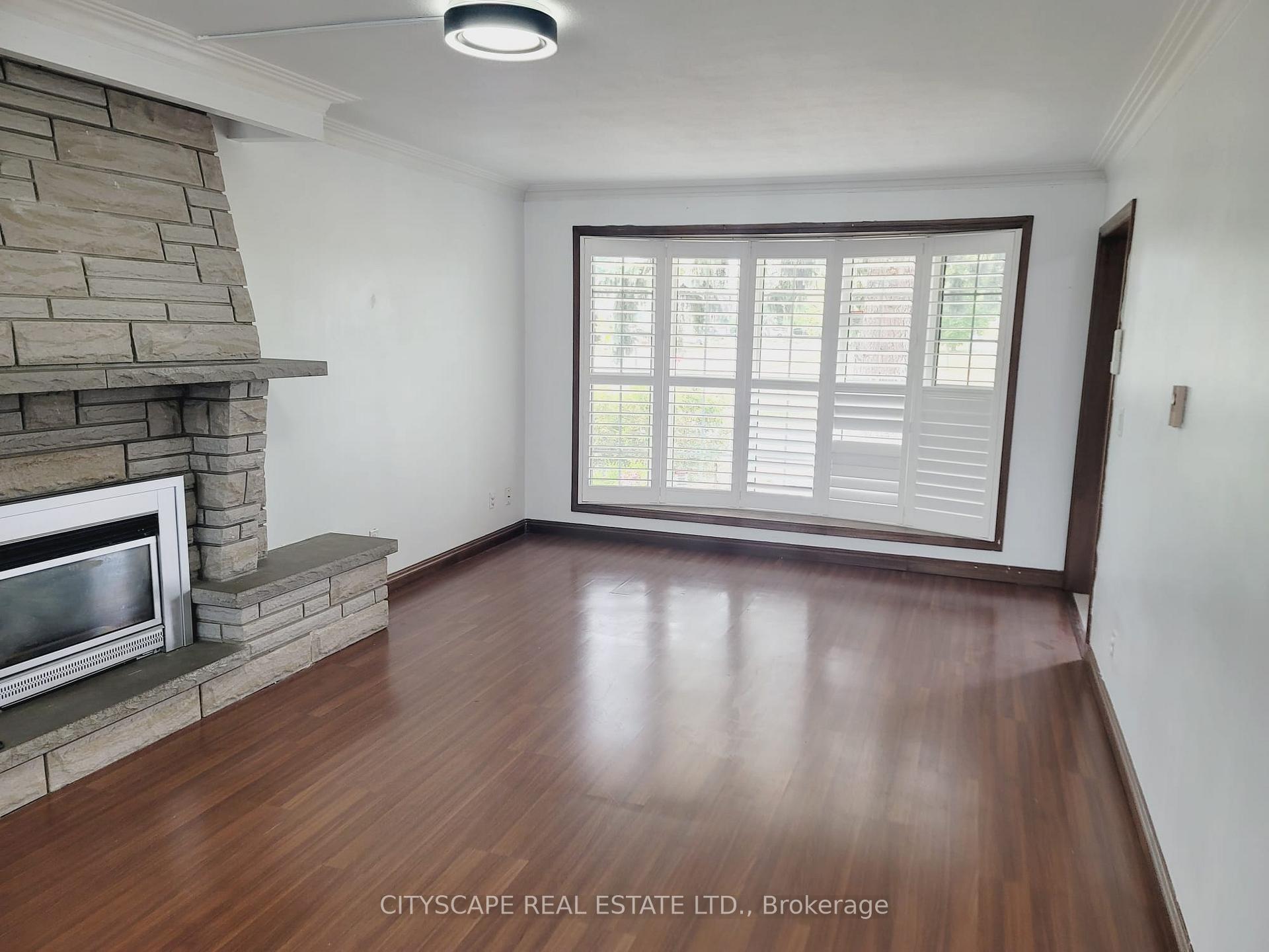 Photo 4 of 342 Sutherland Drive, Kingston, Rideau — HOMEH