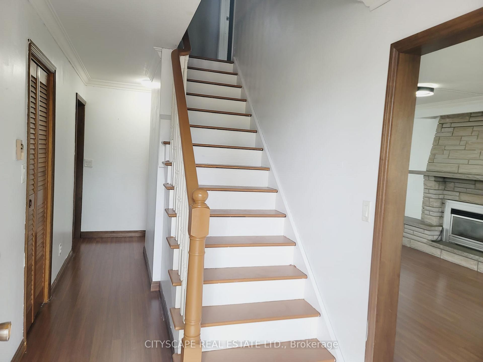 Photo 5 of 342 Sutherland Drive, Kingston, Rideau — HOMEH