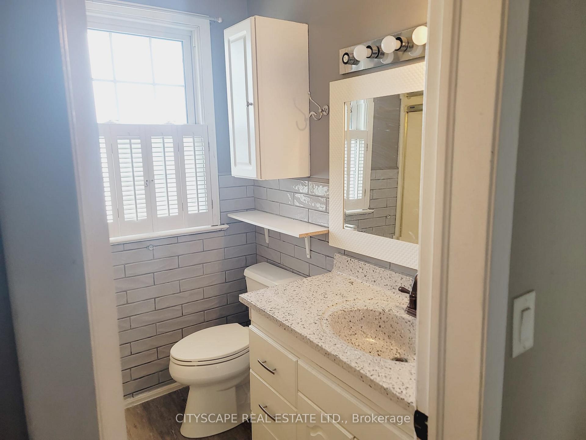 Photo 10 of 342 Sutherland Drive, Kingston, Rideau — HOMEH